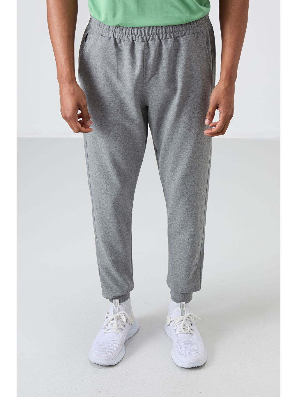 Gri Gb Melanj Pamuk Yumuşak Dokulu Standart Fit Nakışlı  Eşofman Alt - 82133-8