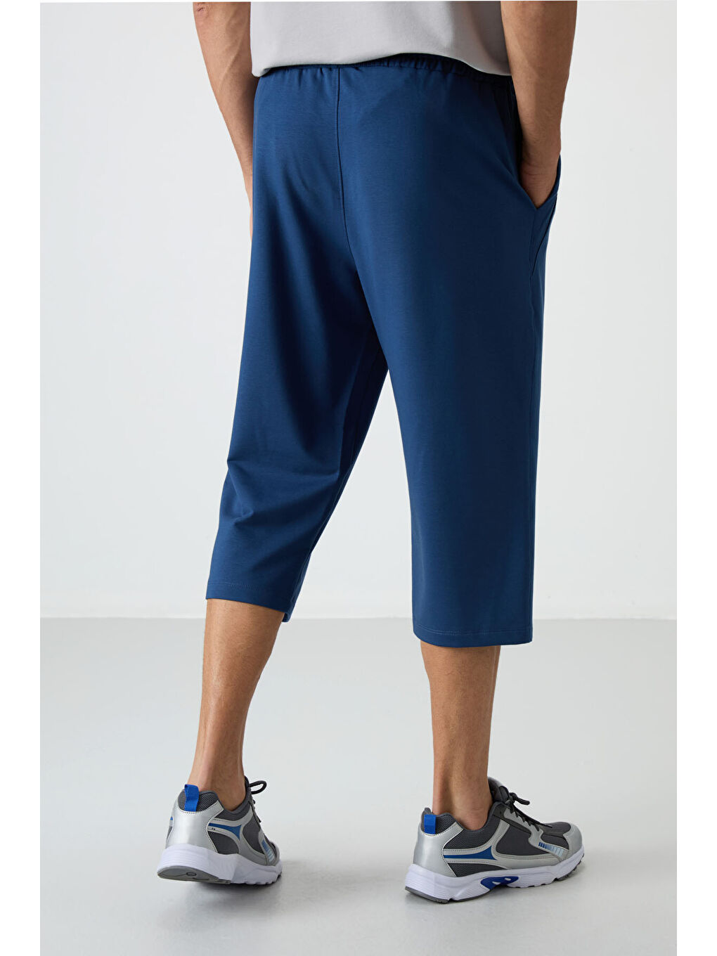 Lacivert Parlament Pamuklu Yumuşak Dokulu Standart Fit Nakışlı Erkek Kapri - 83102-8