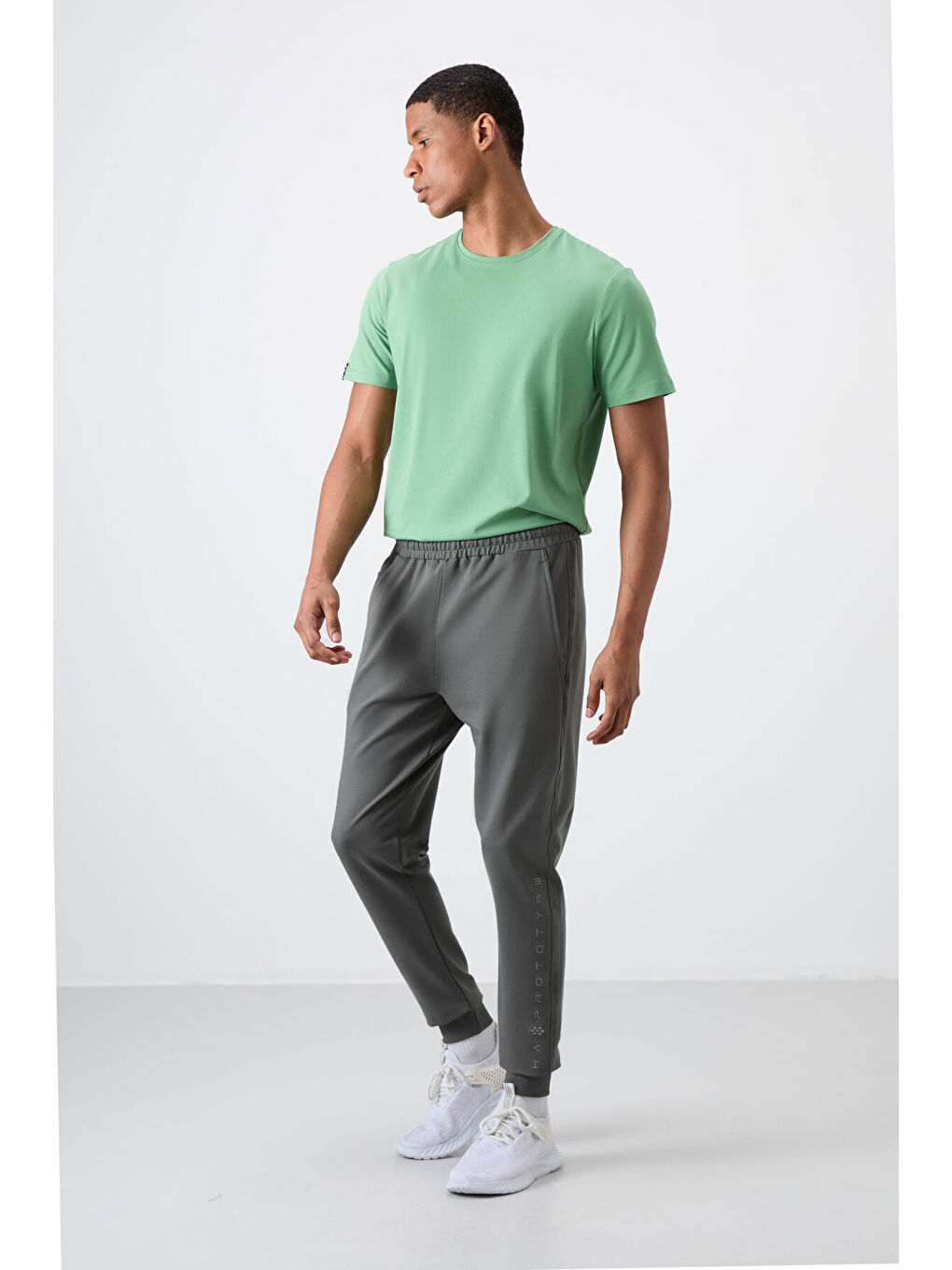 Haki Pamuk Yumuşak Dokulu Standart Fit Nakışlı  Eşofman Alt - 82133-4