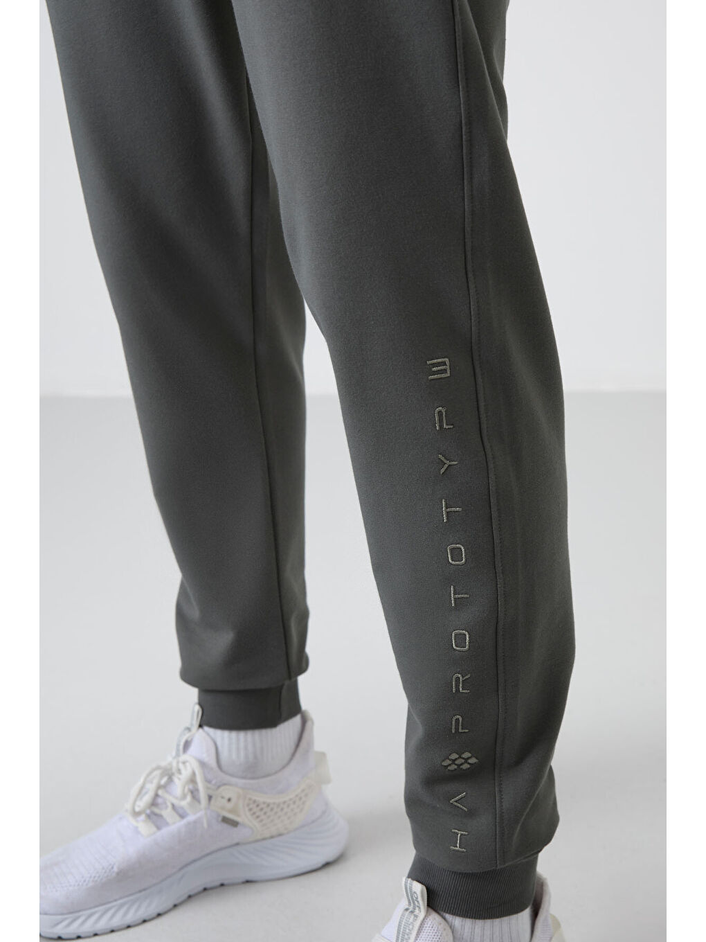 Haki Pamuk Yumuşak Dokulu Standart Fit Nakışlı  Eşofman Alt - 82133-8