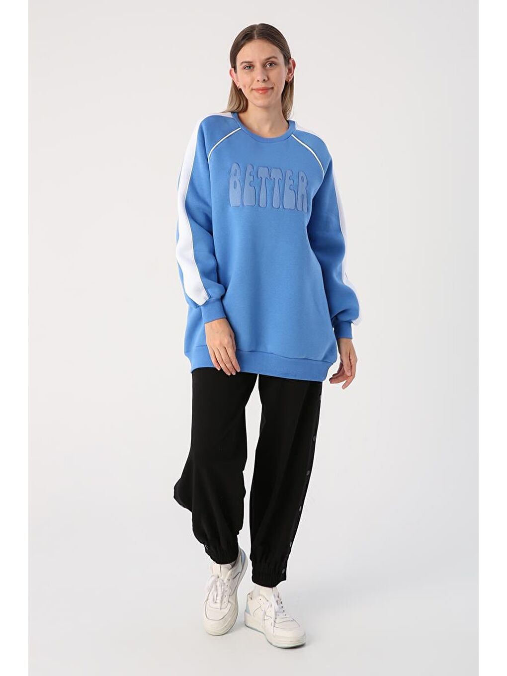 Mavi01-Kontrast Garnili Nakışlı Şardonlu Sweat-3