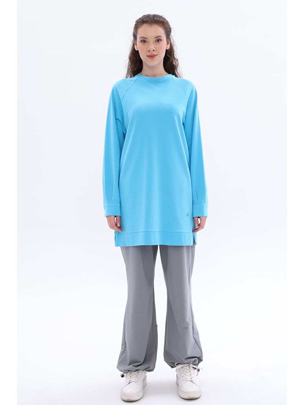 Turkuaz-Pamuklu Reglan Kol Manşetli Yanları Yırtmaçlı Elastanlı Sweat-1