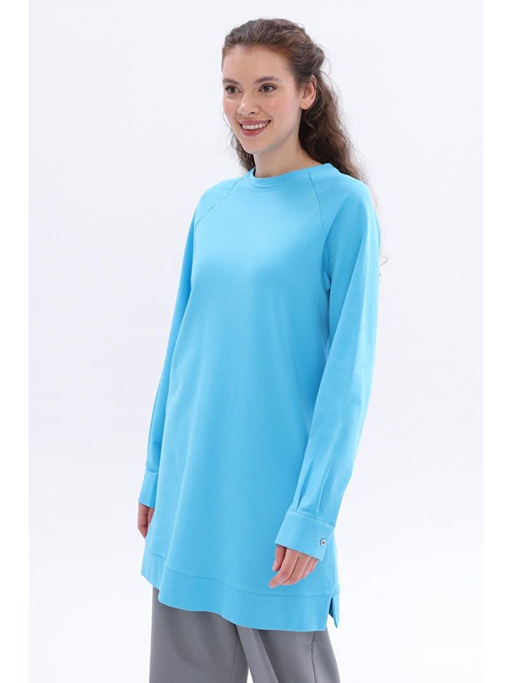 Turkuaz-Pamuklu Reglan Kol Manşetli Yanları Yırtmaçlı Elastanlı Sweat-3