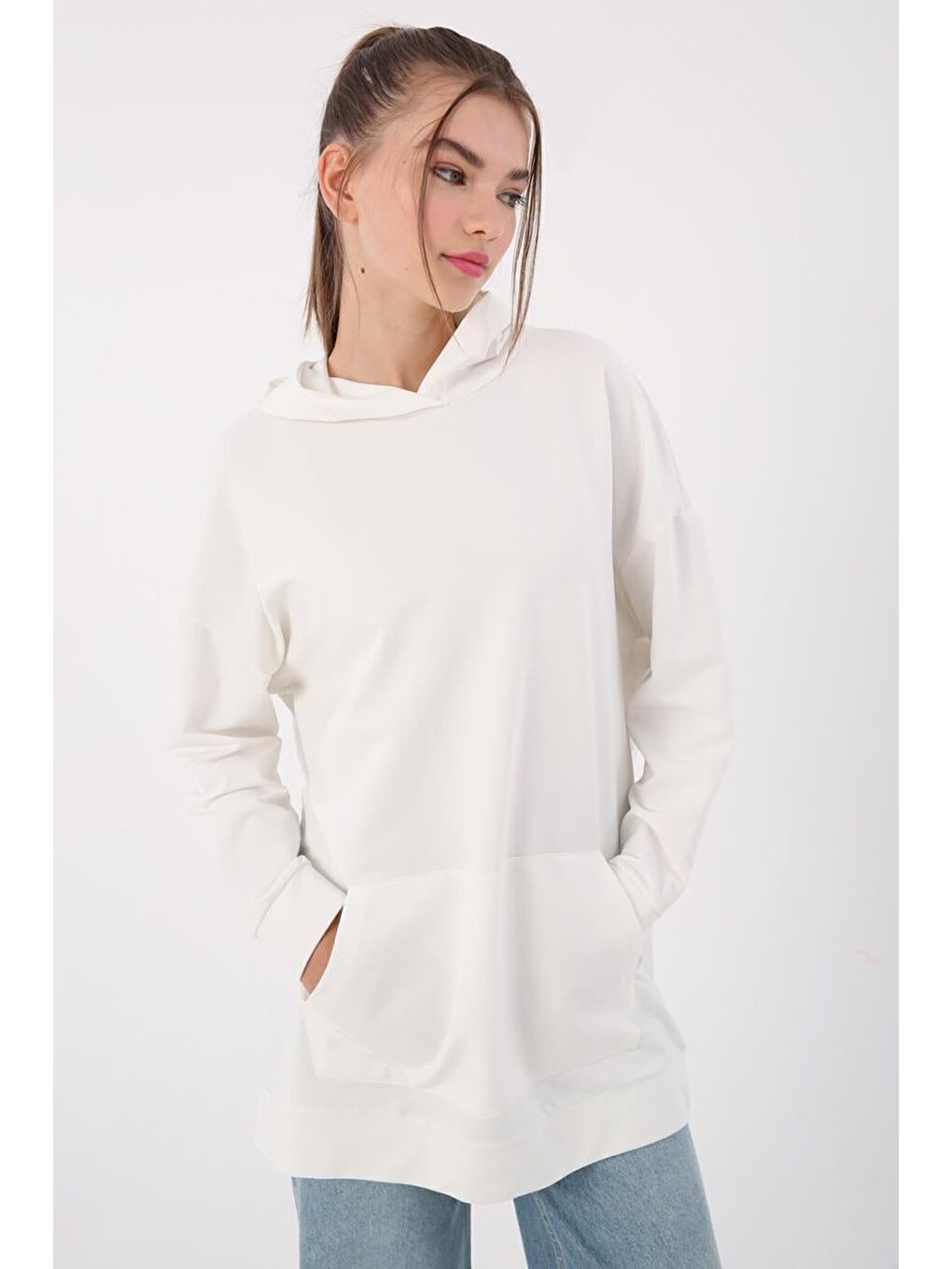 Beyaz Kanguru Cepli Kapüşonlu Sweat Tunik