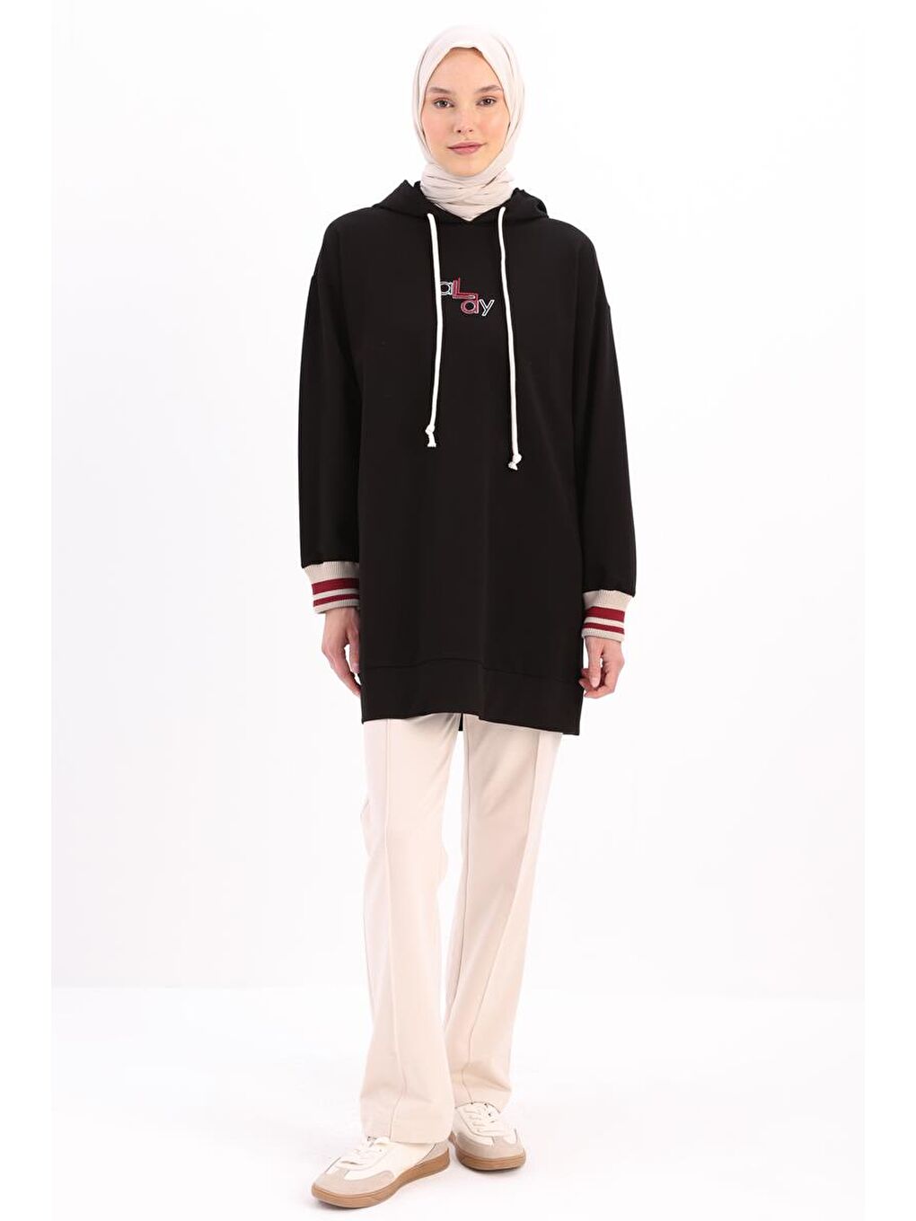 Siyah Kapüşonlu Yakası Nakışlı Sweat Tunik-1