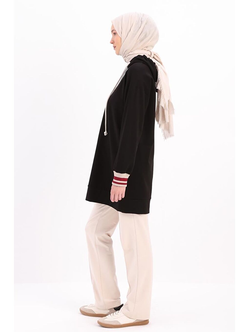 Siyah Kapüşonlu Yakası Nakışlı Sweat Tunik-2