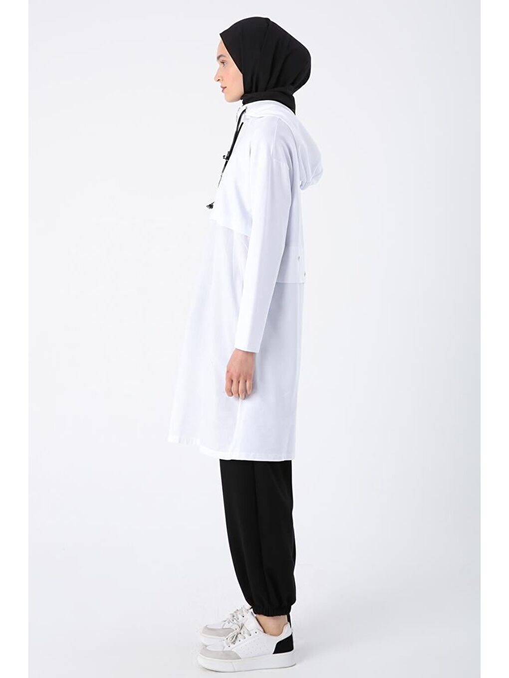 Beyaz Pamuklu Dokuma Garnili Kapüşonlu Kuşgözü Detaylı Sweat Tunik-2