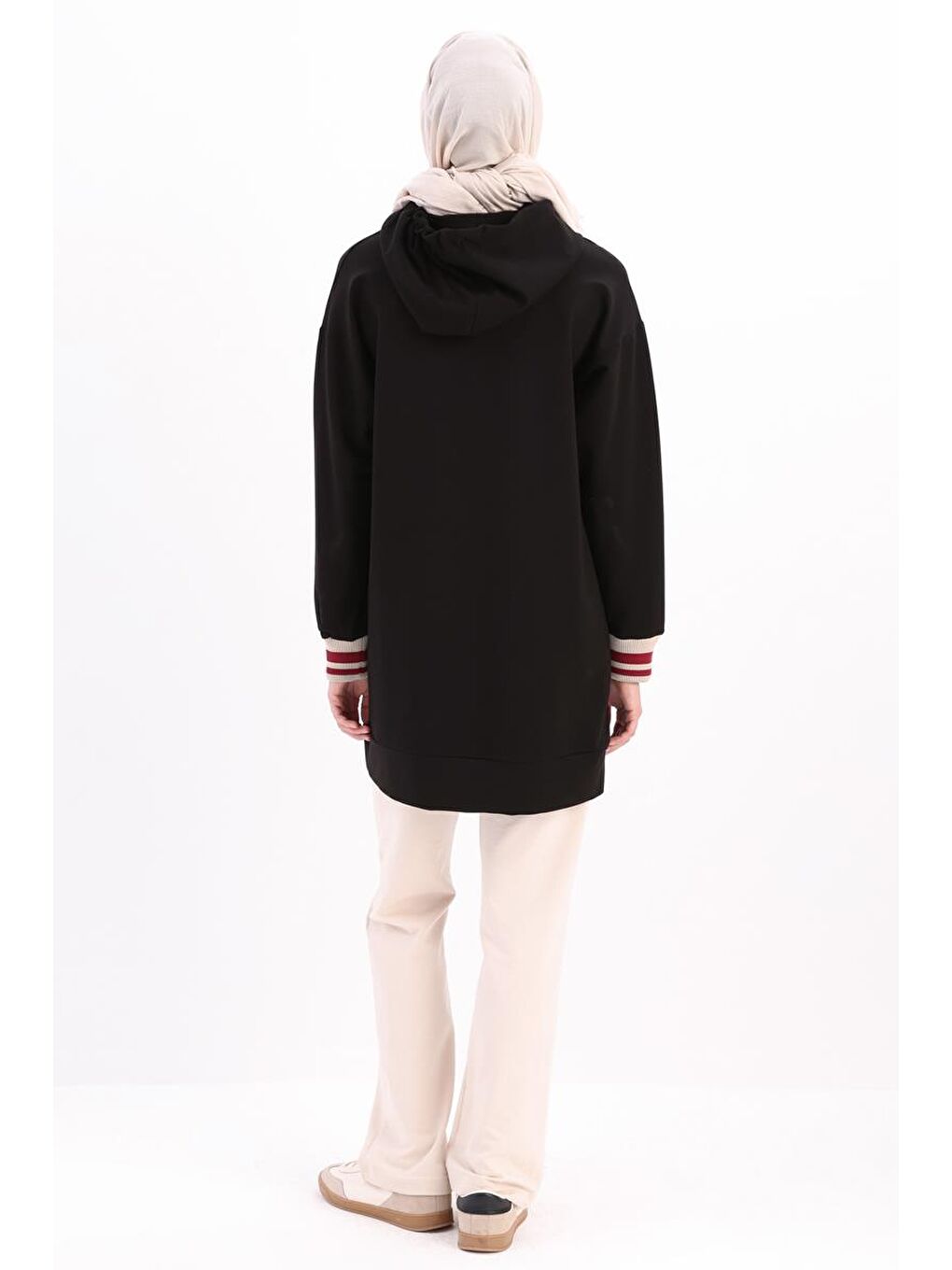 Siyah Kapüşonlu Yakası Nakışlı Sweat Tunik-3