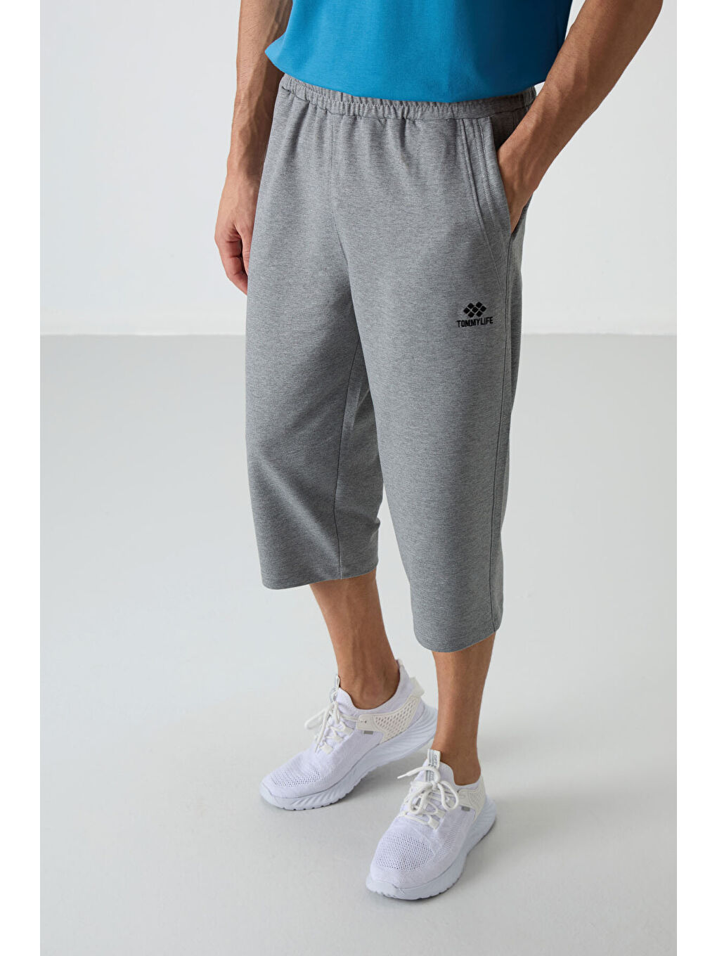 Gri Melanj Pamuklu Yumuşak Dokulu Standart Fit Nakışlı Erkek Kapri - 83102-2