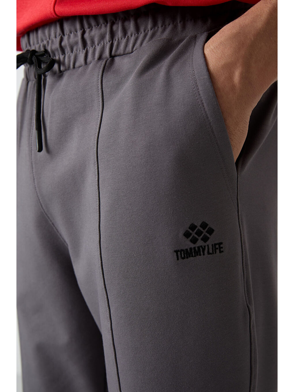 Koyu Gri Pamuklu Yumuşak Dokulu Comfort Fit Nakışlı  Jogger - 82123-4