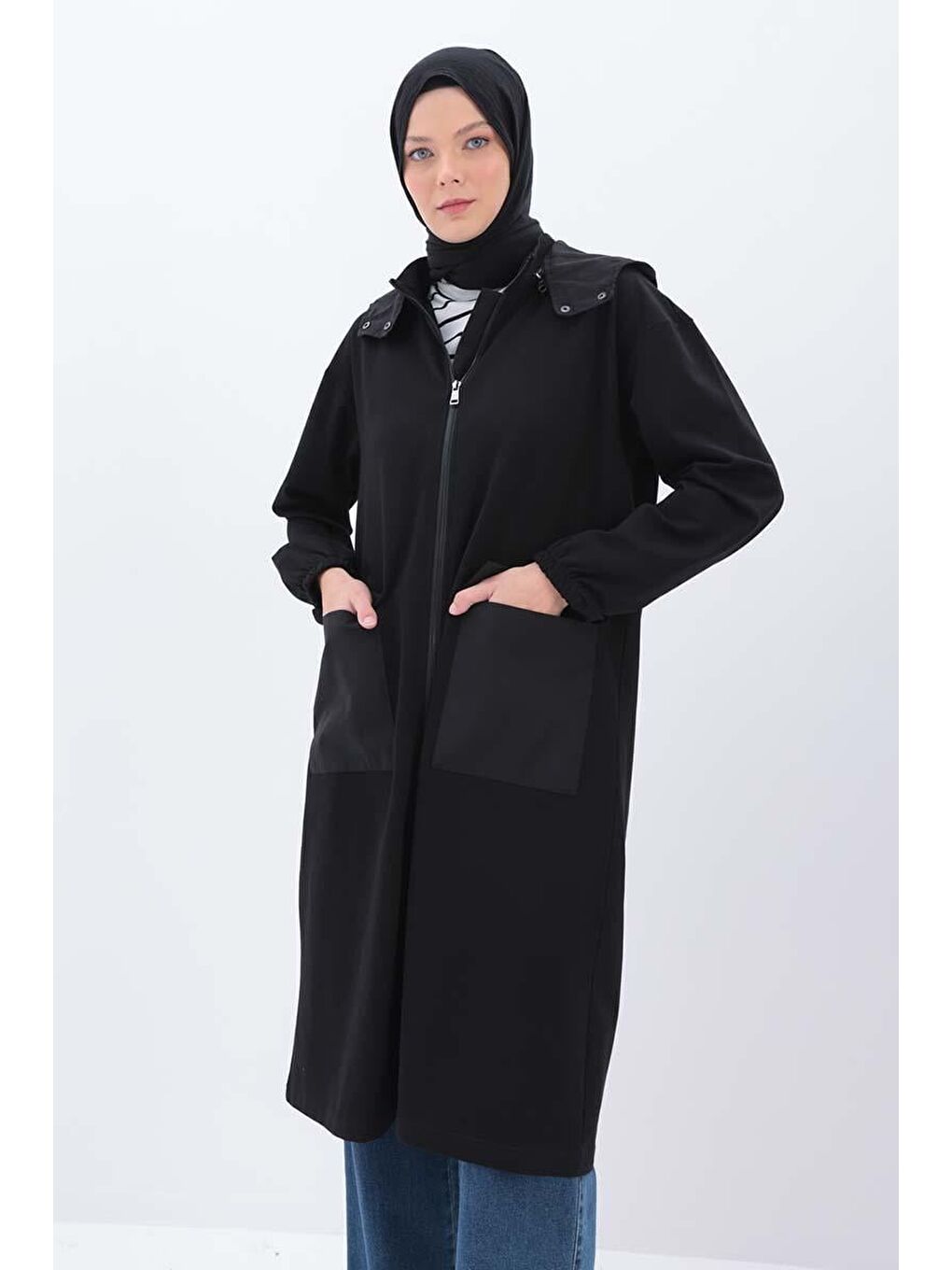 Siyah Kapüşonlu Fermuarlı Sweatshırt