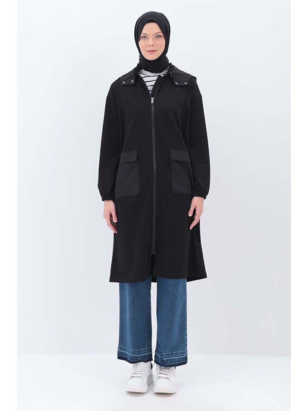 Siyah Kapüşonlu Fermuarlı Sweatshırt-1