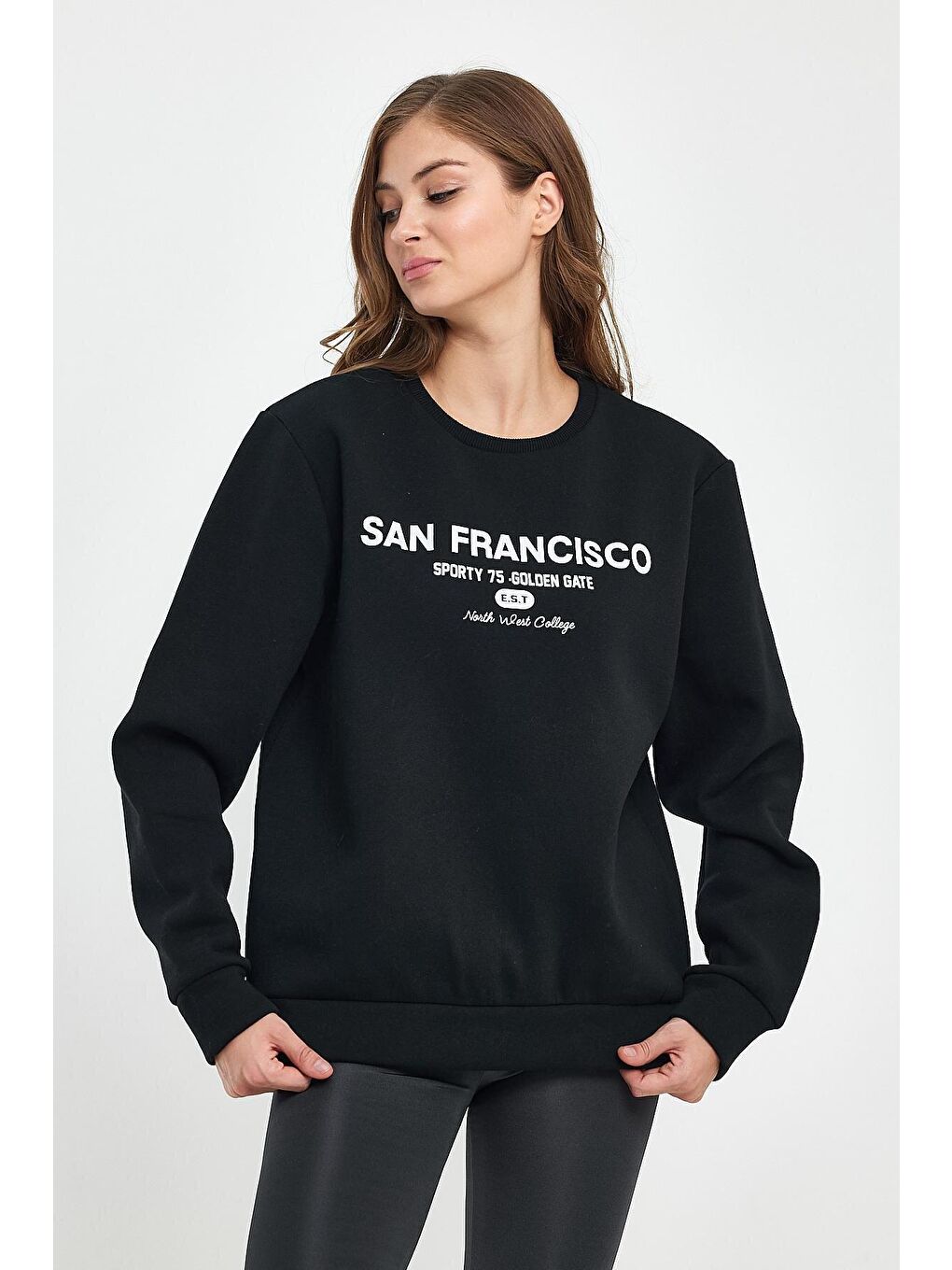 Siyah Kadın Bisiklet Yaka Rahat Kalıp İçi Polarlı 3 iplik San Francisco Baskılı Swetashırt Spr24swk27-2