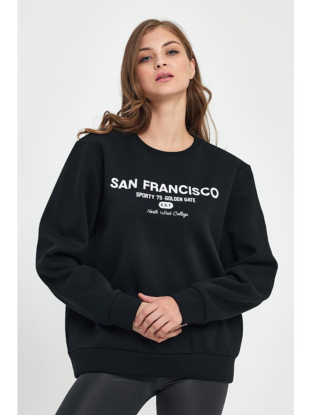 Siyah Kadın Bisiklet Yaka Rahat Kalıp İçi Polarlı 3 iplik San Francisco Baskılı Swetashırt Spr24swk27-4