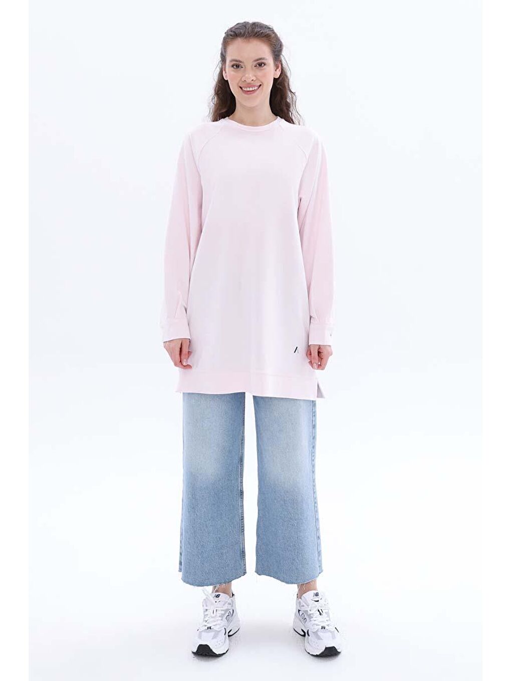 Açık Pembe-Pamuklu Reglan Kol Manşetli Yanları Yırtmaçlı Elastanlı Sweat-1