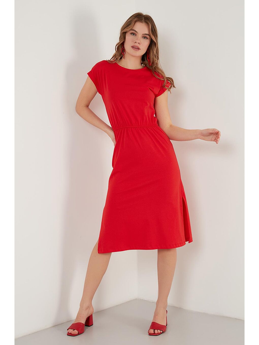 Kırmızı Pamuklu Kısa Kollu Çift Yırtmaçlı Midi Elbise 5864205-2