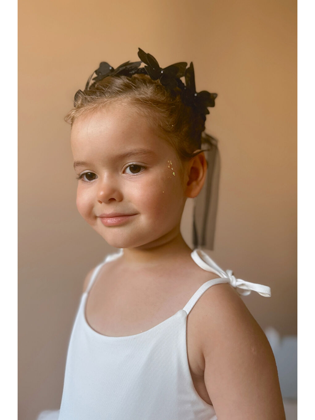 Siyah Kelebekli Kız Çocuk Helen Taç-1