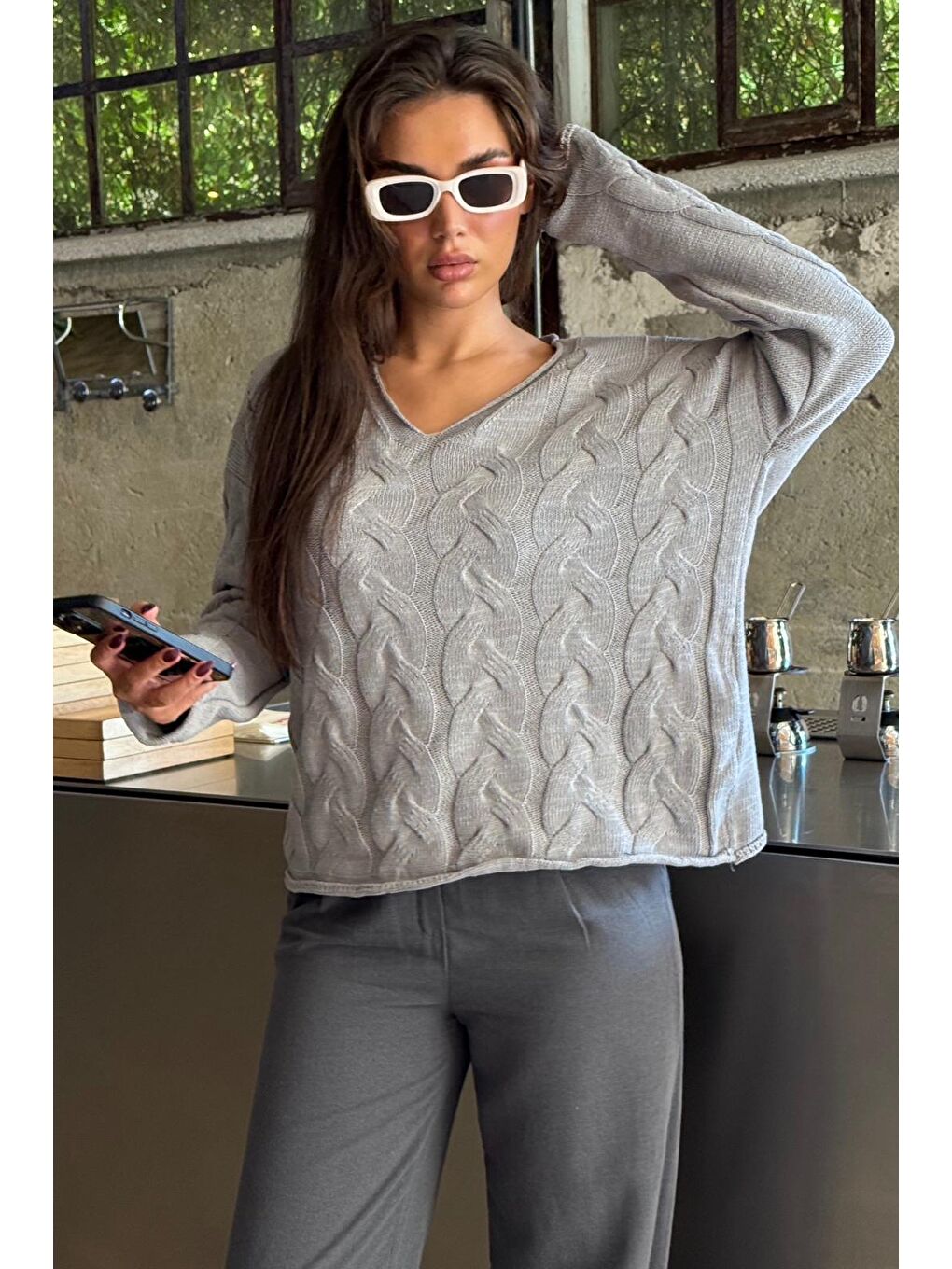 Gri V Yaka Örgü Desen Oversize Kadın Kazak Mg2519-3