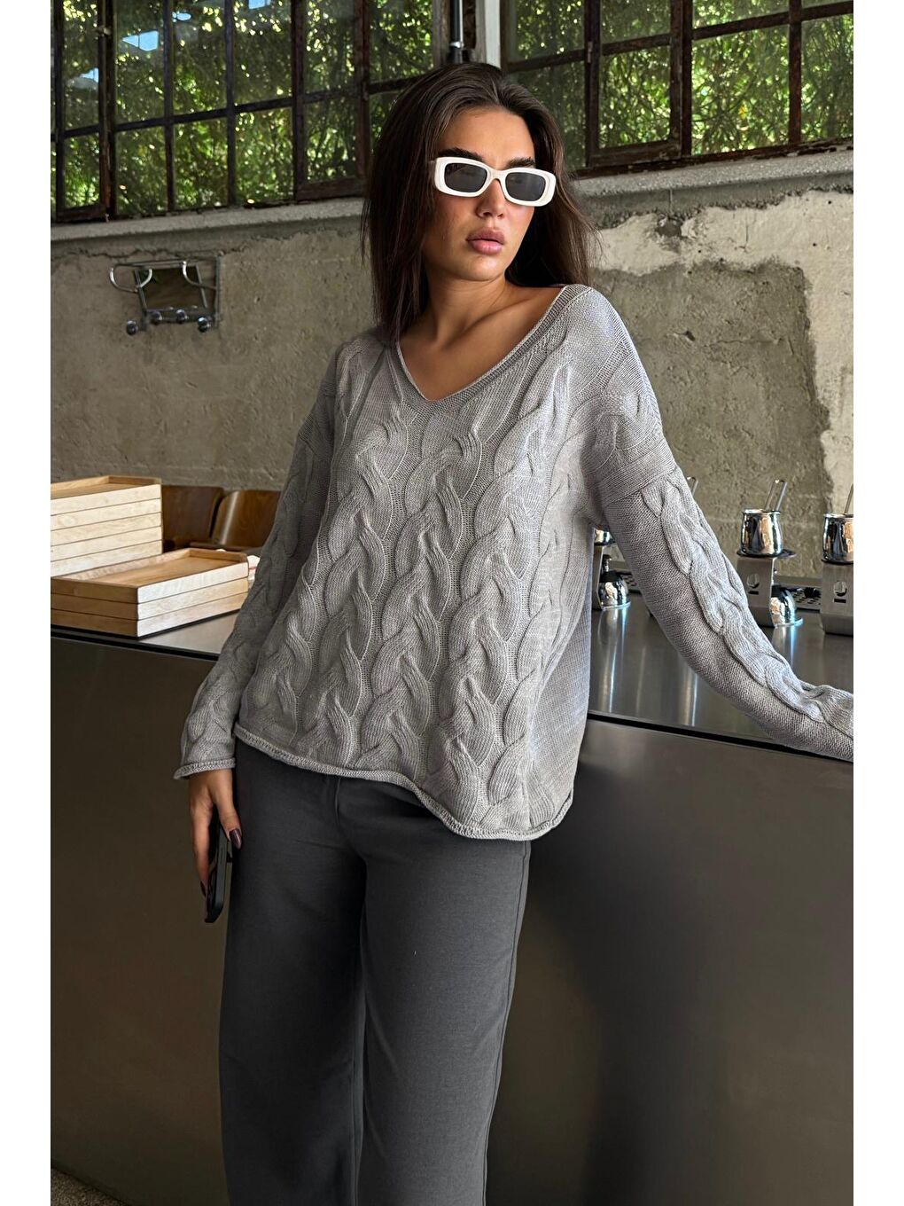 Gri V Yaka Örgü Desen Oversize Kadın Kazak Mg2519-4