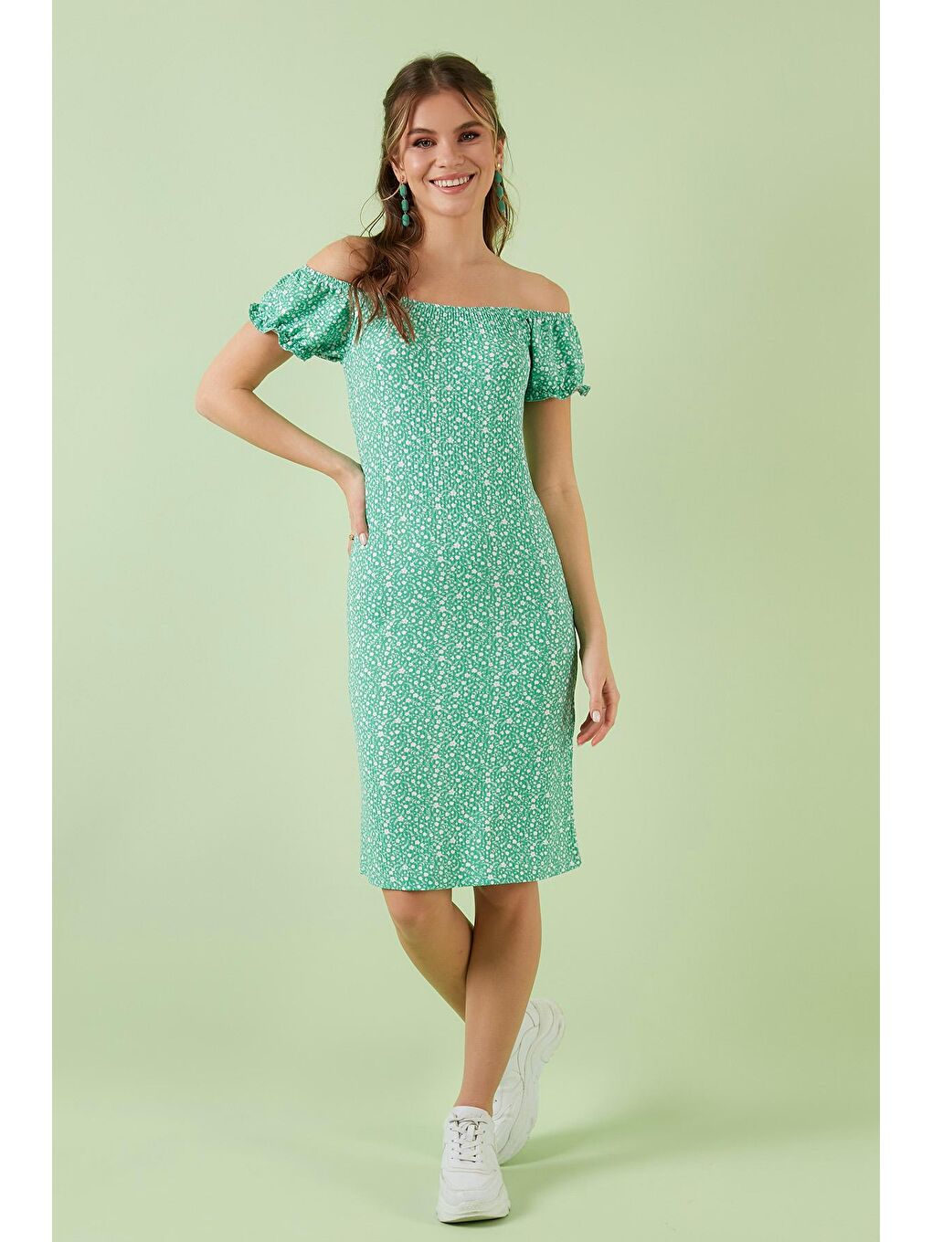 Yeşil Çiçek Desenli Carmen Yaka Elbise 5863700-3