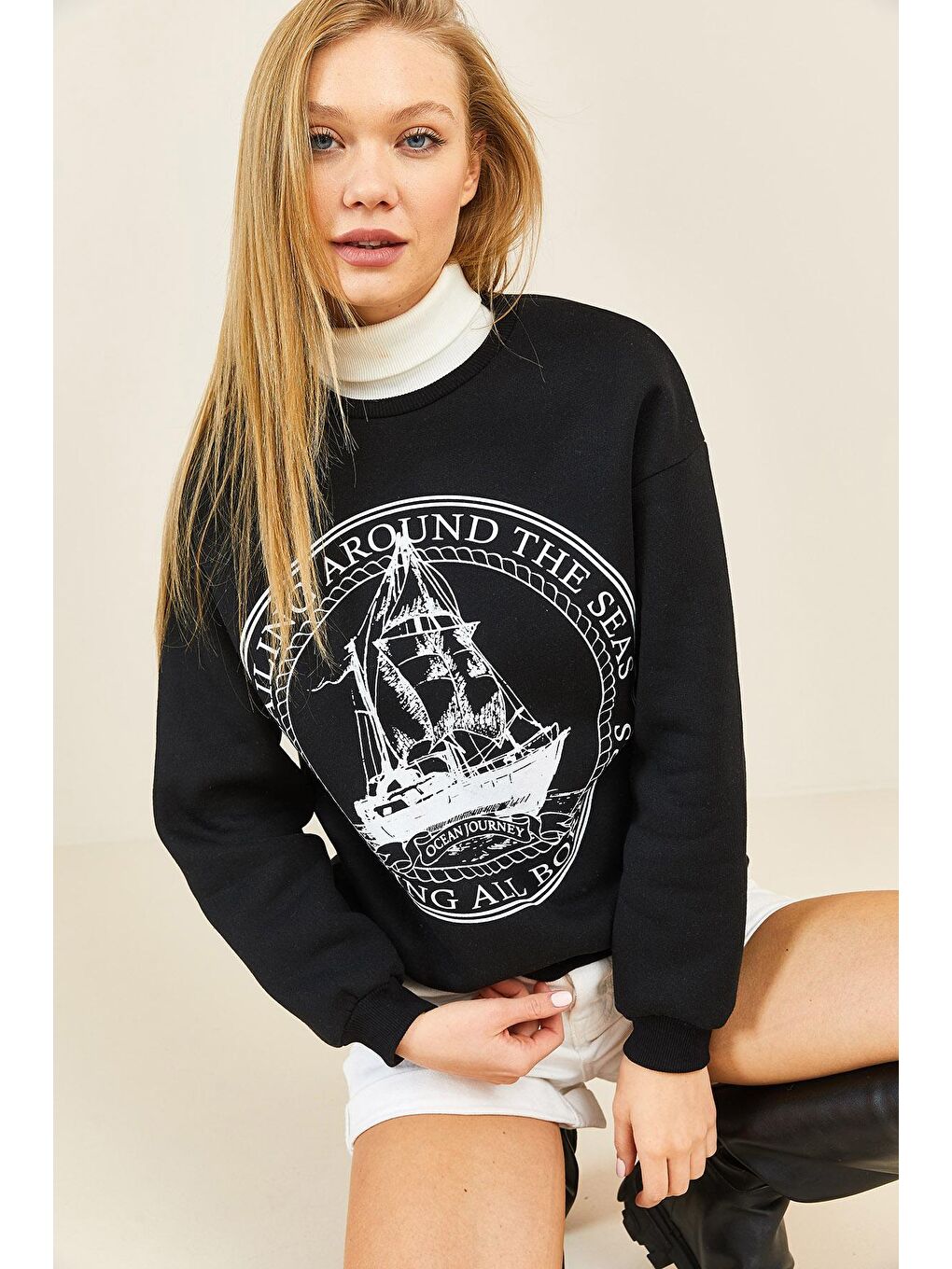 Siyah Bisiklet Yaka Şardonlu Sweatshirt 3KXK8-46637-02