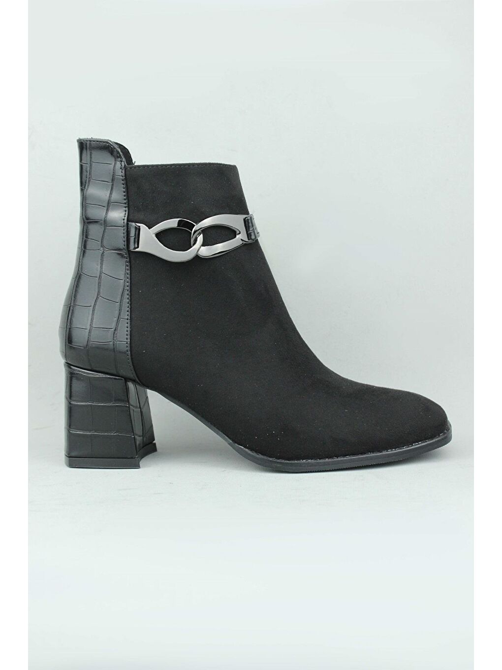 Siyah 2620071 Yandan Fermuarlı Süet Kışlık Bot Kadın