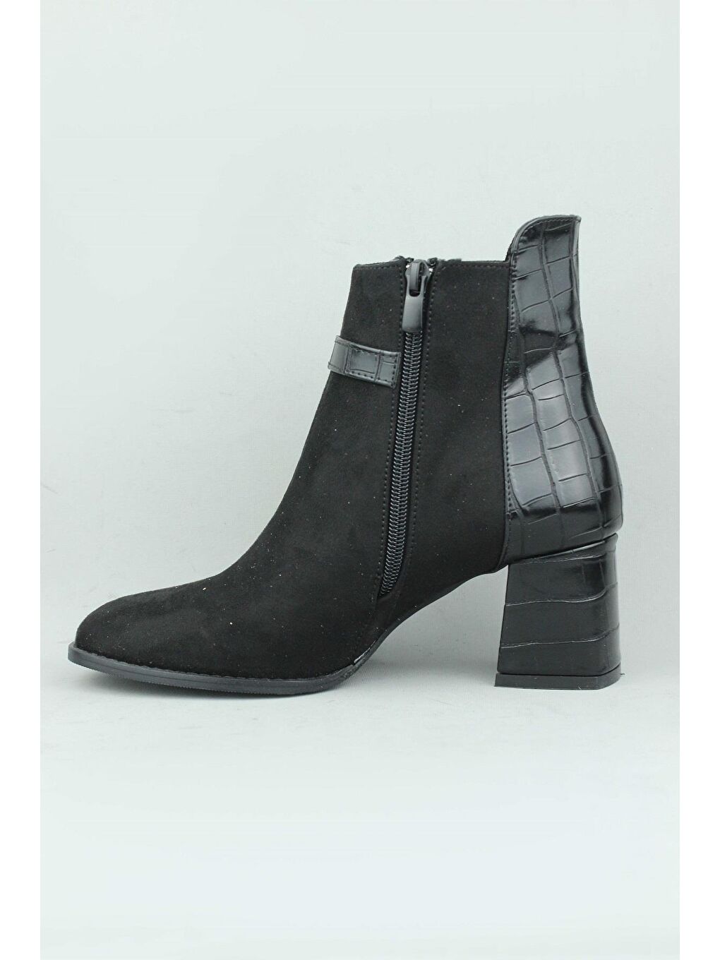 Siyah 2620071 Yandan Fermuarlı Süet Kışlık Bot Kadın-1