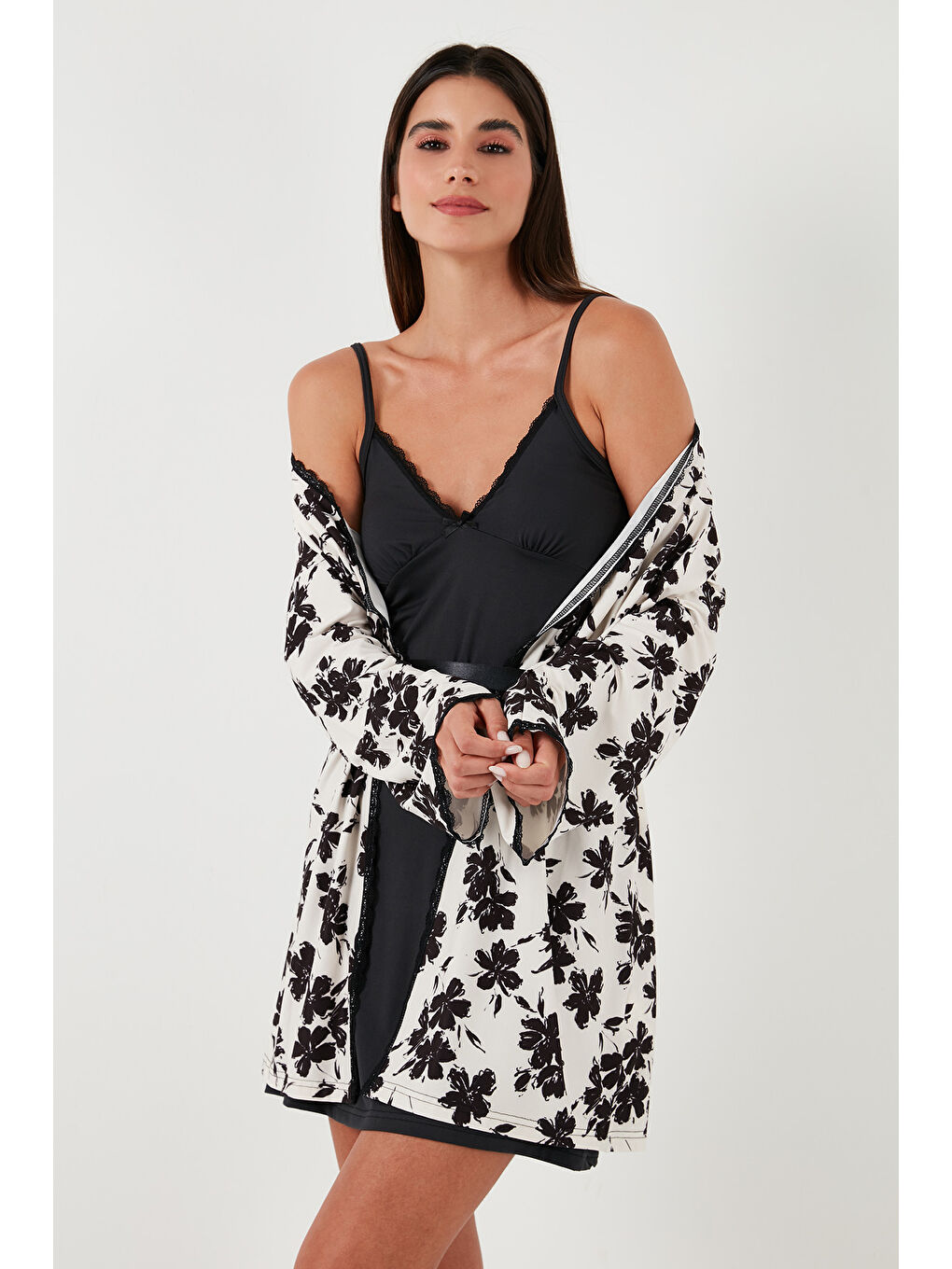 Siyah Regular Fit İp Askılı Sabahlıklı Mini Gecelik Pijama Takımı 65730202-5