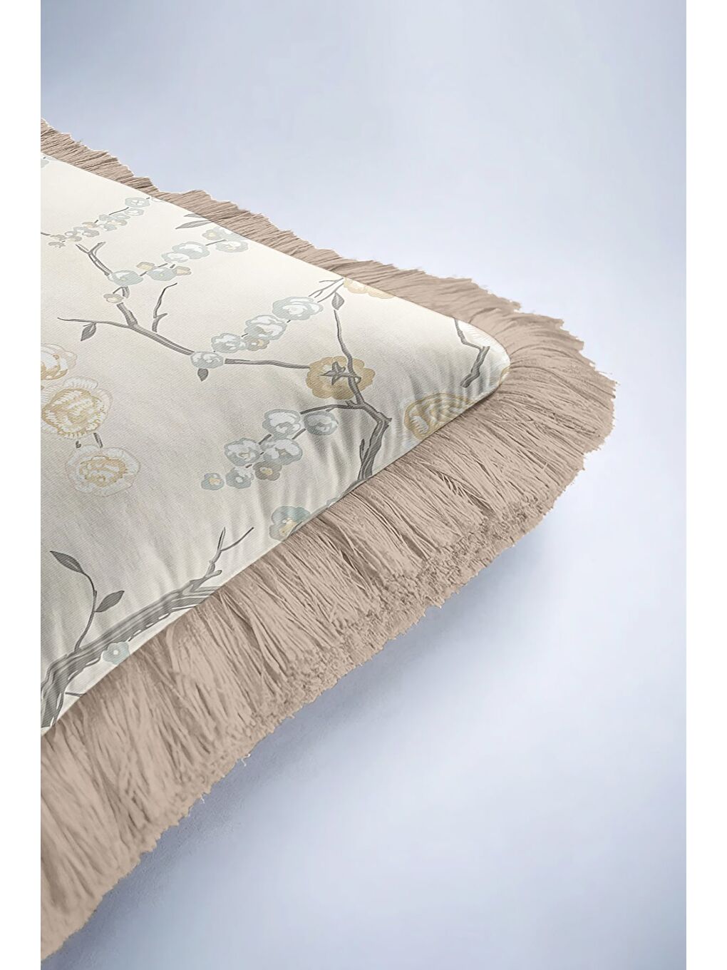 Karışık Lüks Çiçek Bahçesi Saçaklı Yastık Kılıfı - Zarif Country Stil Badem Bej Püsküllü Kırlent Kılıfı-6