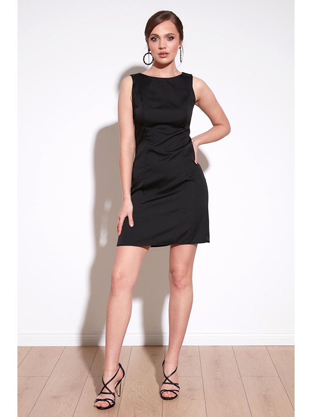 Siyah Fermuarlı Kolsuz Elbise 6051430