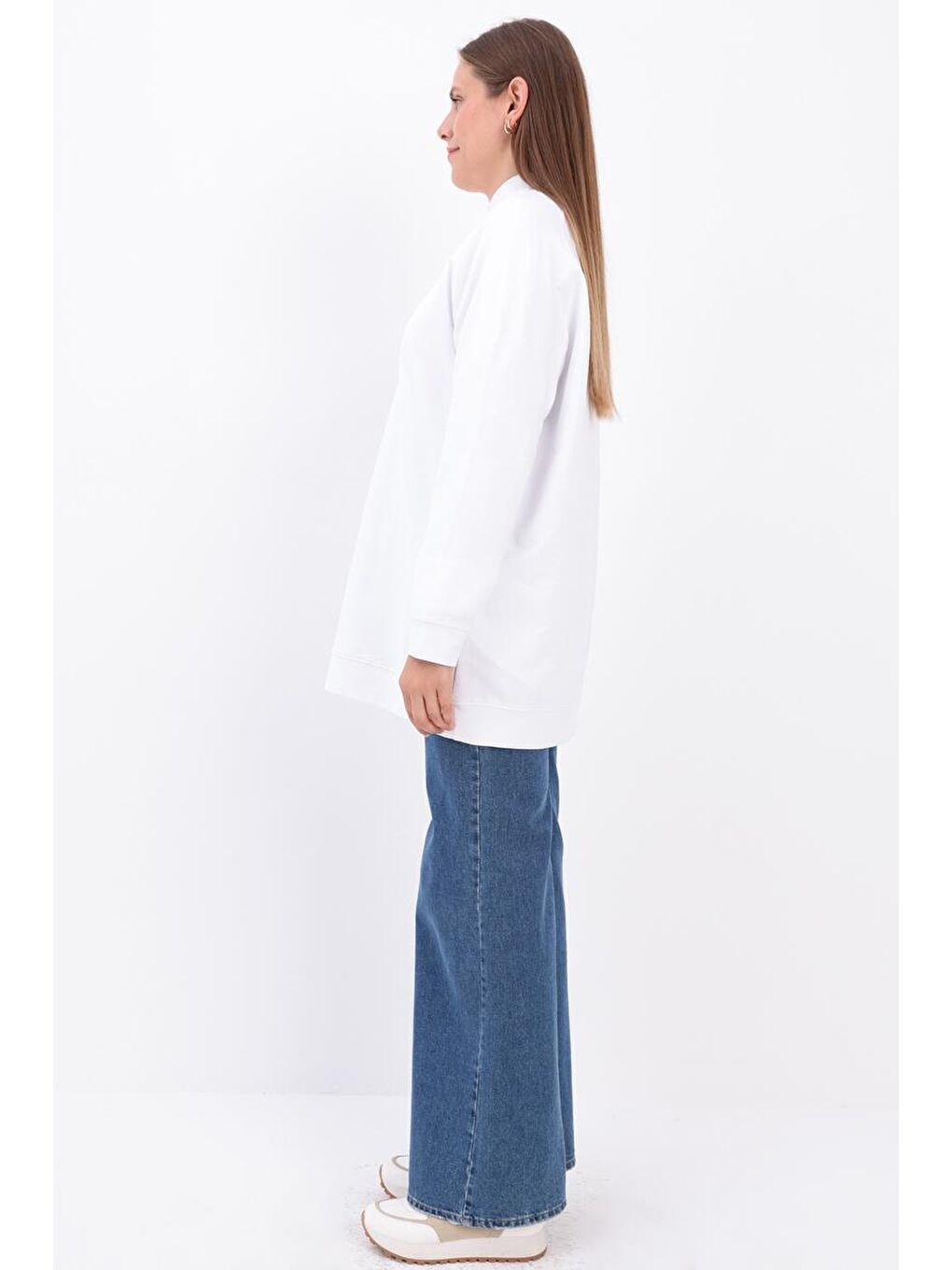 Beyaz Bisiklet Yaka Reglan Kol Sweatshirt-2