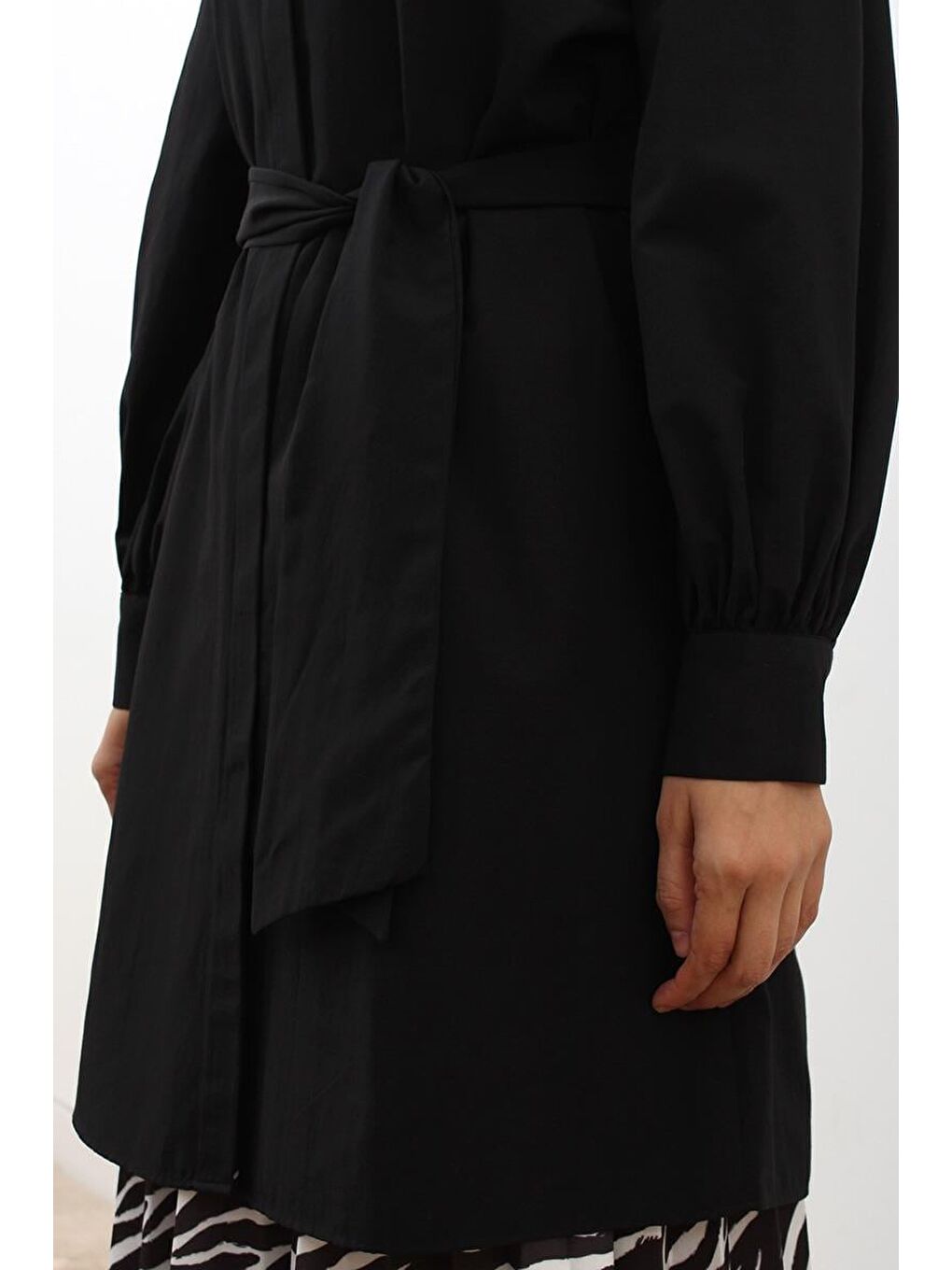 Siyah Balon Kol Kemer Detaylı Gömlek Tunik-4