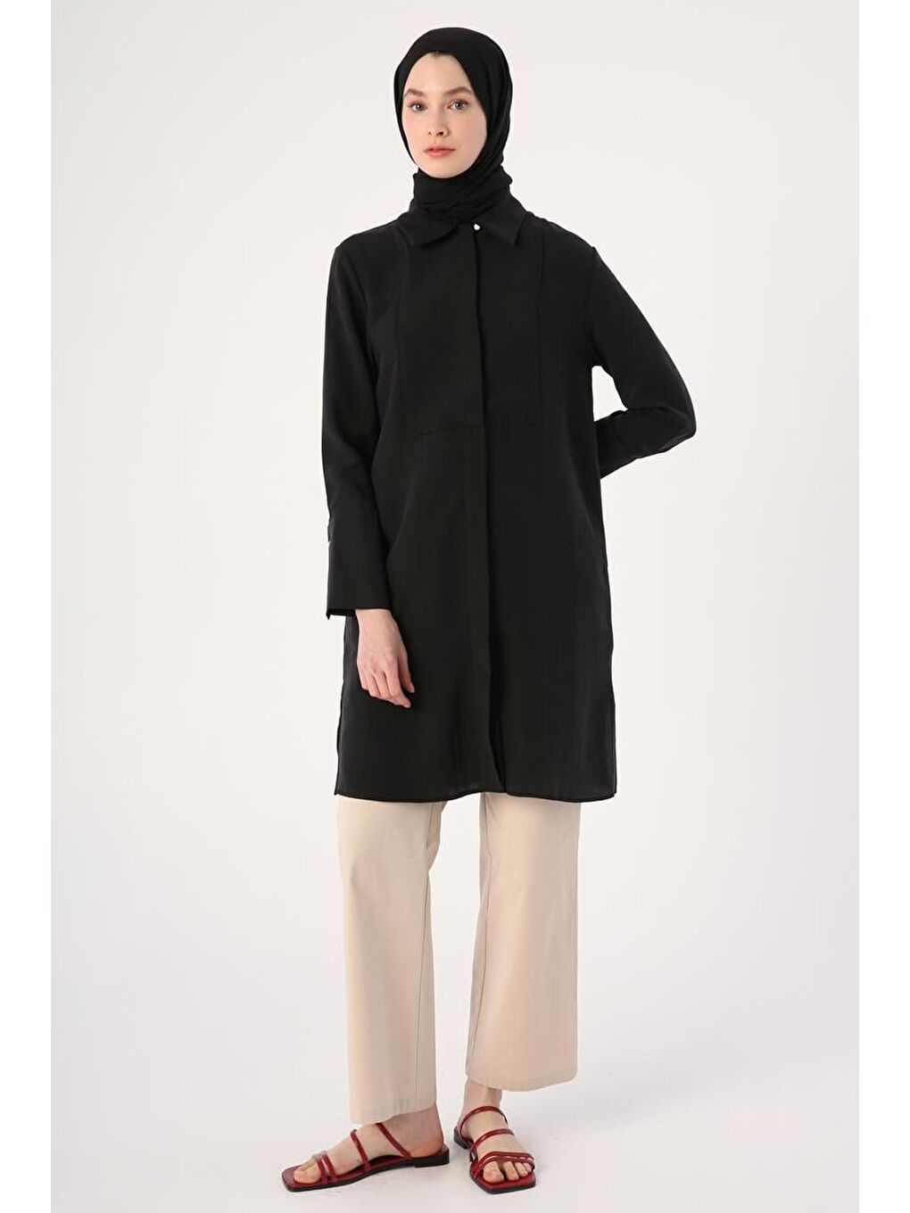 Siyah-Geniş Manşetli Gizli Patlı Gömlek