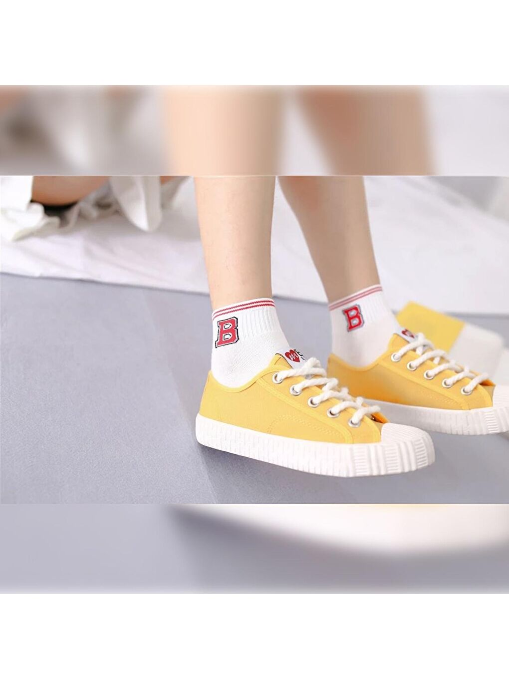 Beyaz 5 Çift Çizgili Harf Kolej Kadın  Çorap-1