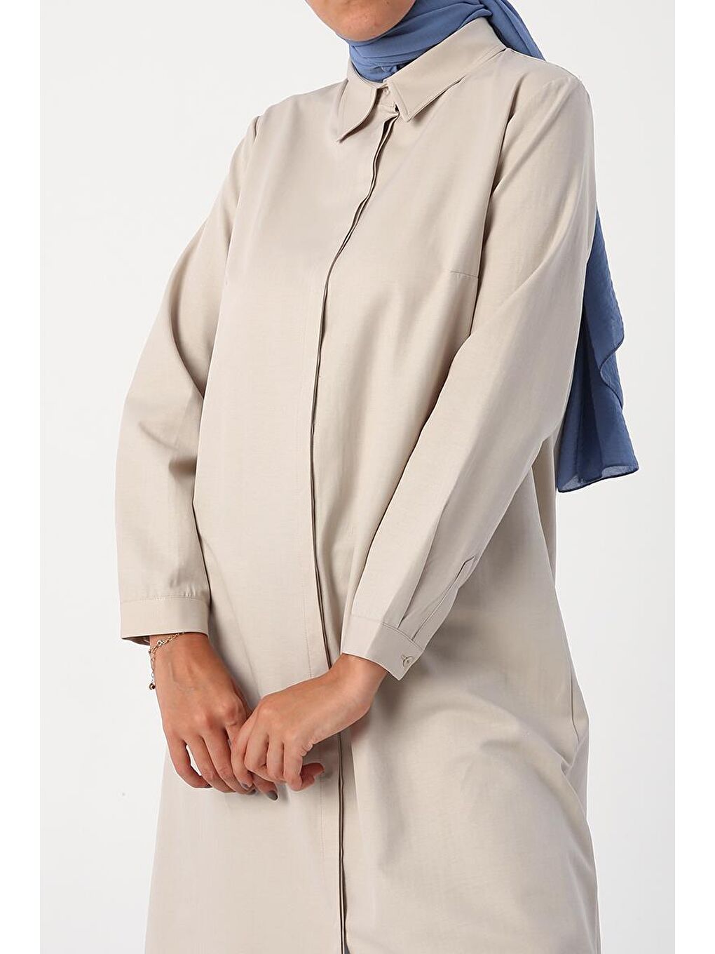 Ekru Basic Gizli Patlı Uzun Gömlek-4