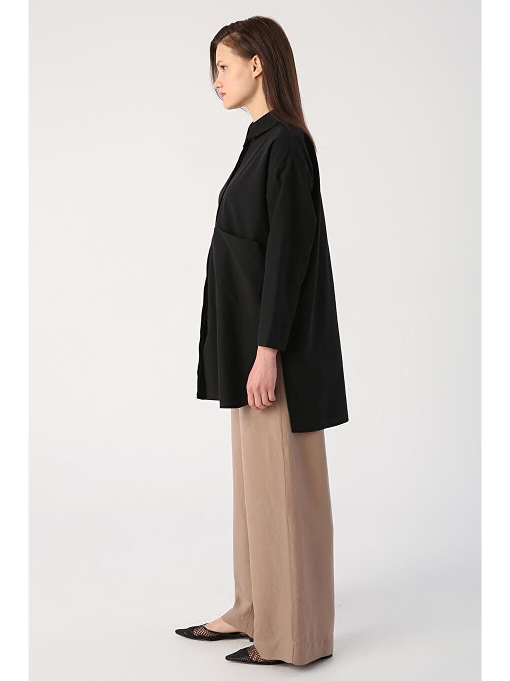 Siyah Büyük Cepli Kuşgözlü Oversize Gömlek-2