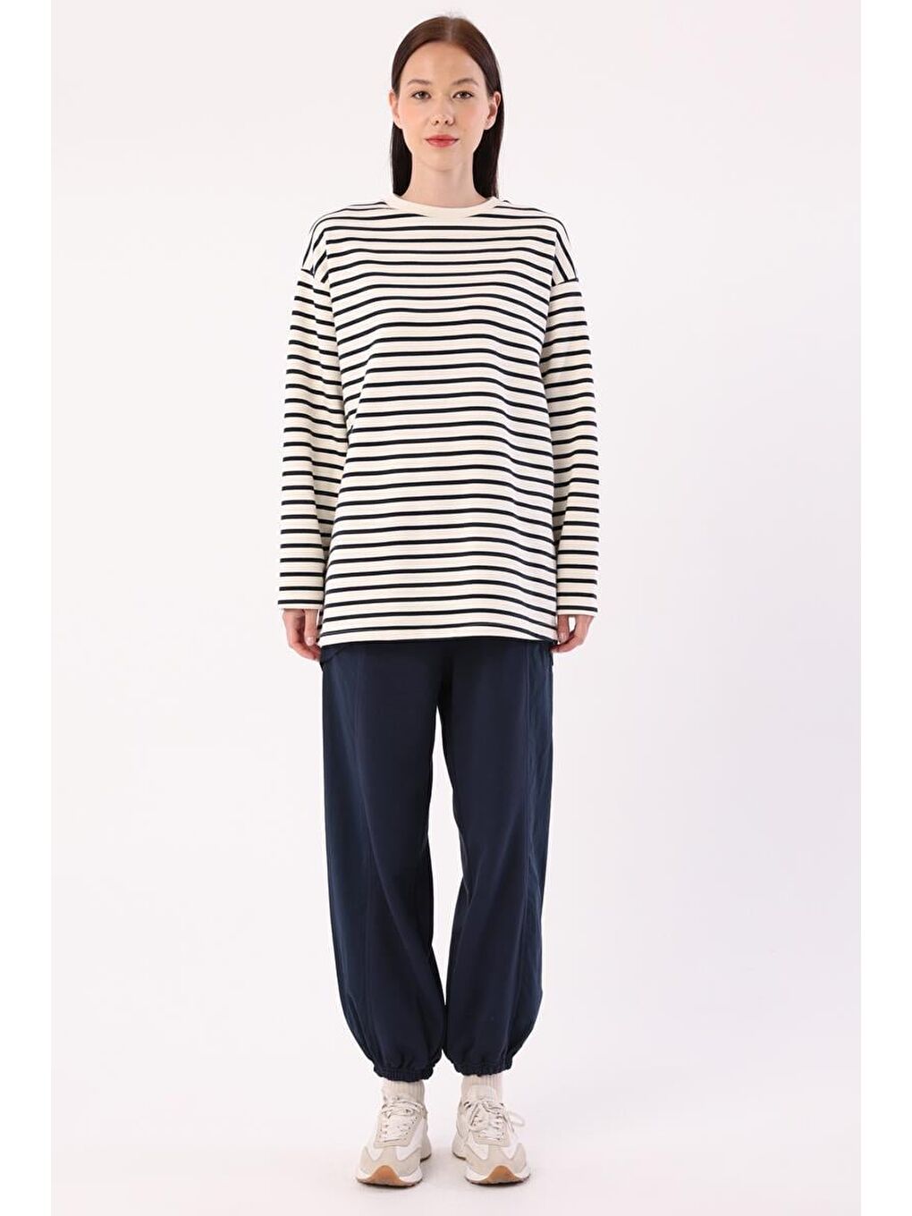 Ekru-Lacivert Çizgili Oversize Sweatshirt-1