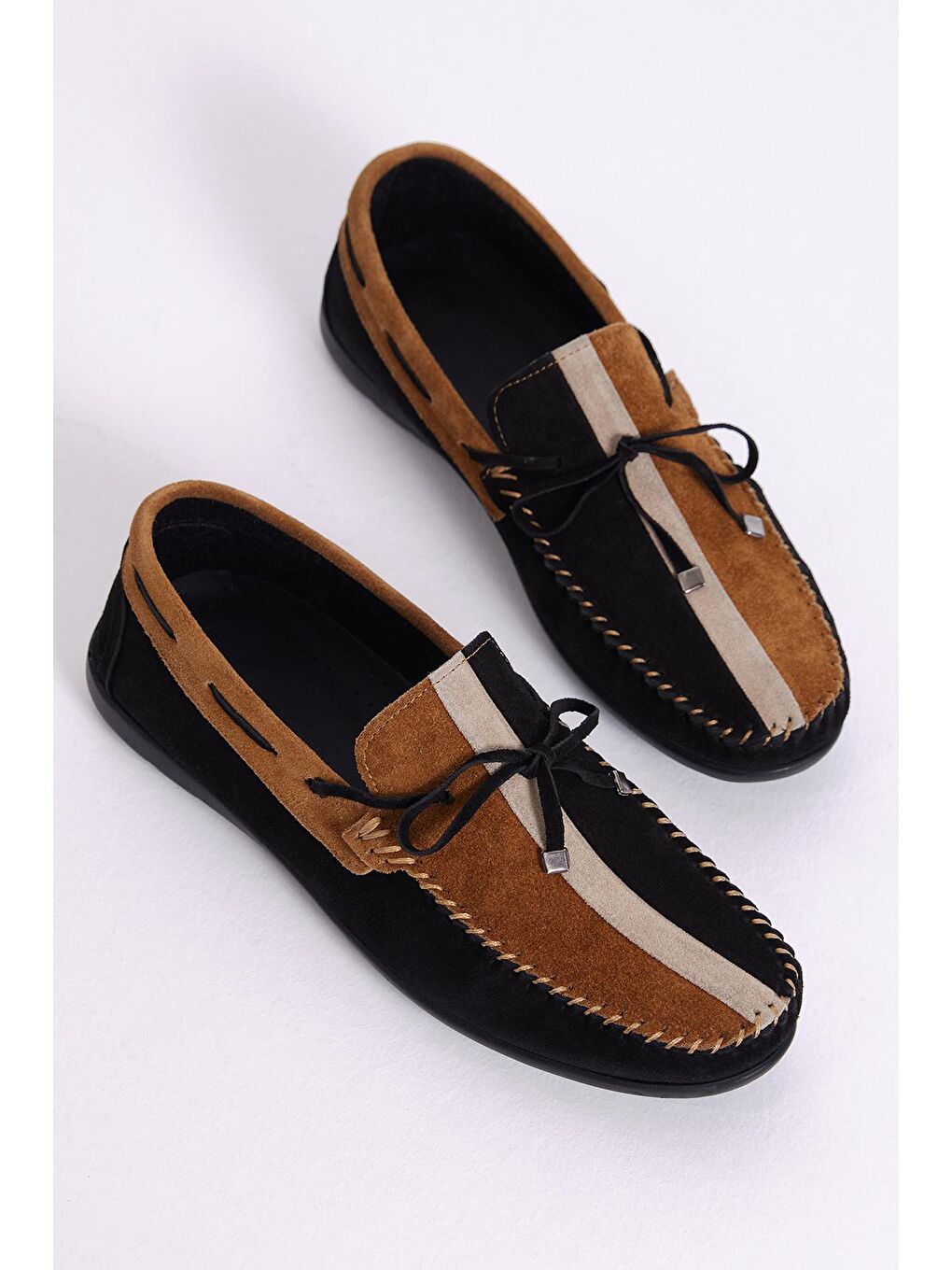 Erkek Siyah Önü Fiyonklu Renkli Hakiki Deri Loafer