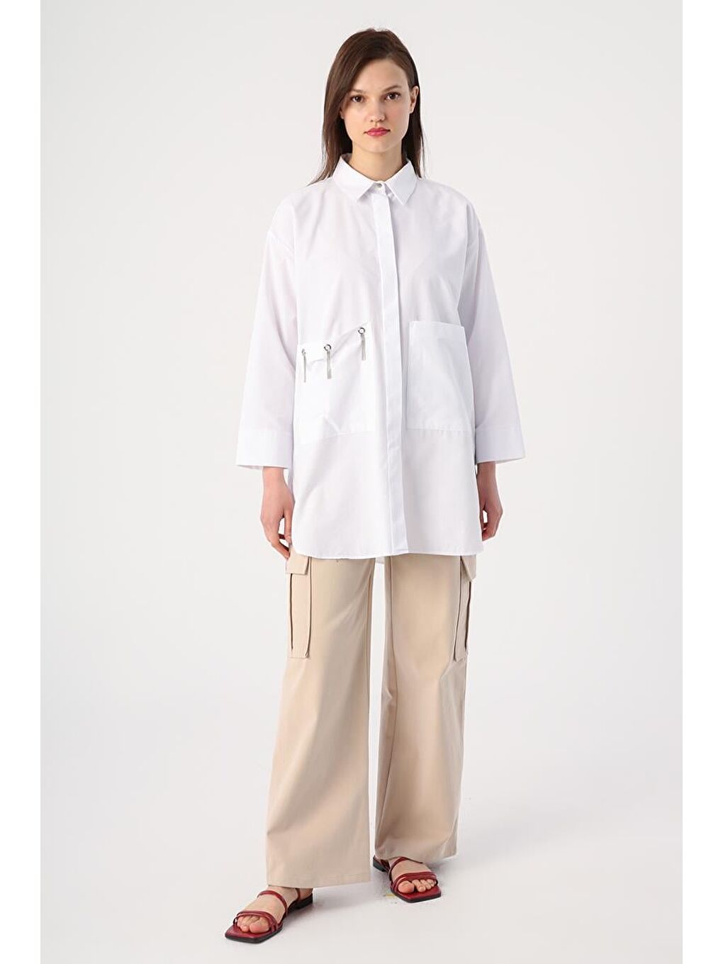Beyaz Büyük Cepli Kuşgözlü Oversize Gömlek-1