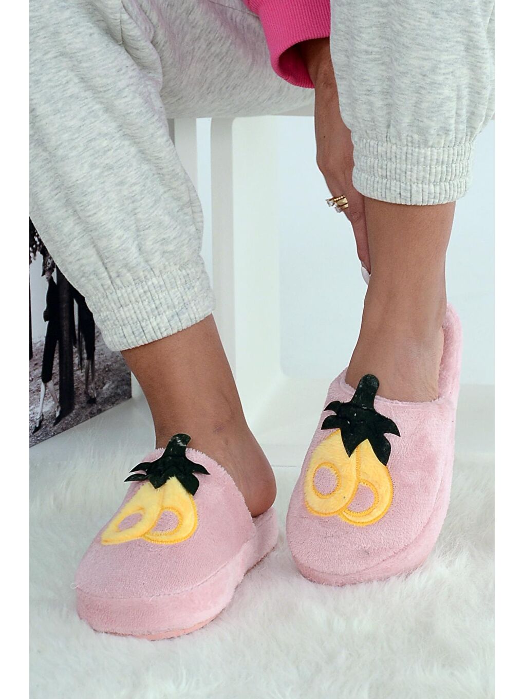 Pembe Avakado Baskılı Rahat Taban Termal Kadın Ev Terliği Z390