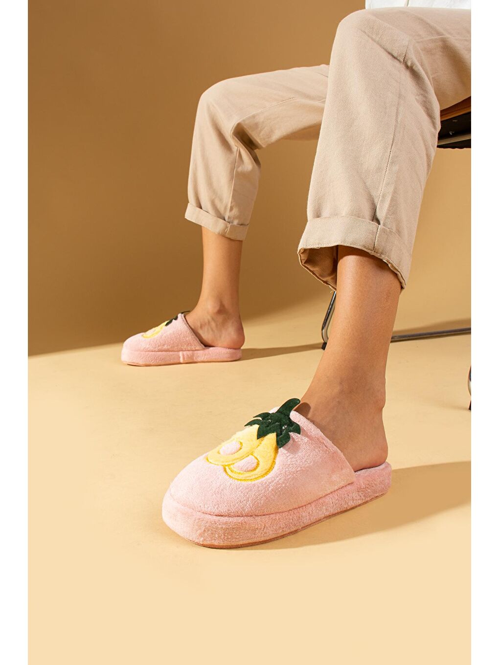 Pembe Avakado Baskılı Rahat Taban Termal Kadın Ev Terliği Z390-3