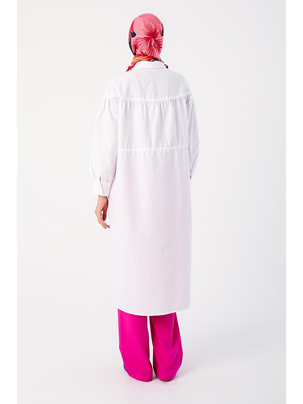 Beyaz-Bağcık Detaylı Büzgülü Gömlek-4