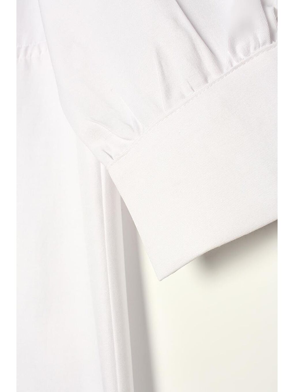 Beyaz-Bağcık Detaylı Büzgülü Gömlek-6