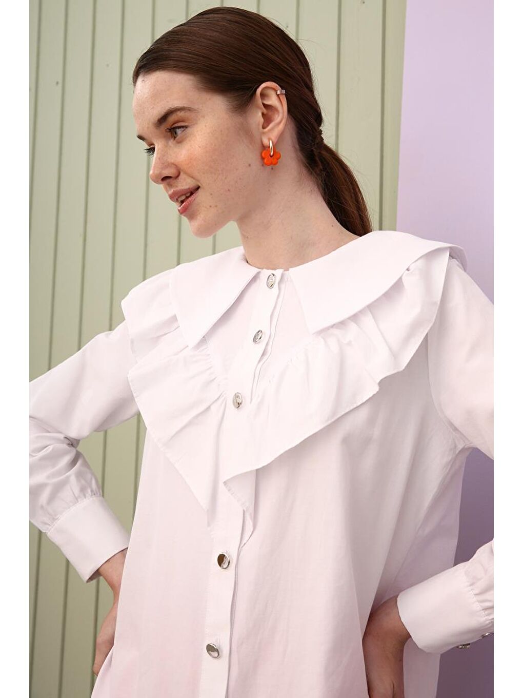 Beyaz-Fırfırlı Büyük Yakalı Gömlek-4