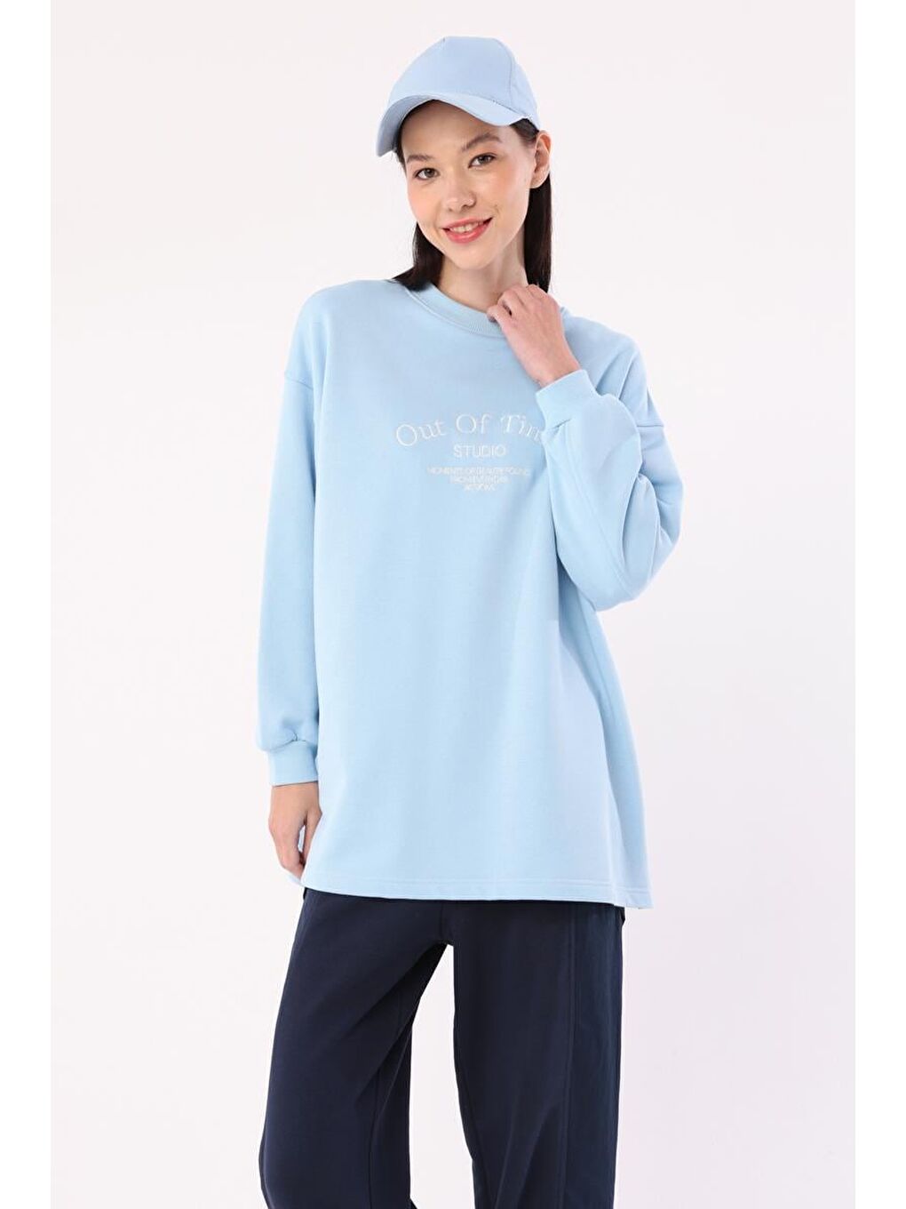 Açık Mavi Oversize Nakışlı Sweatshirt