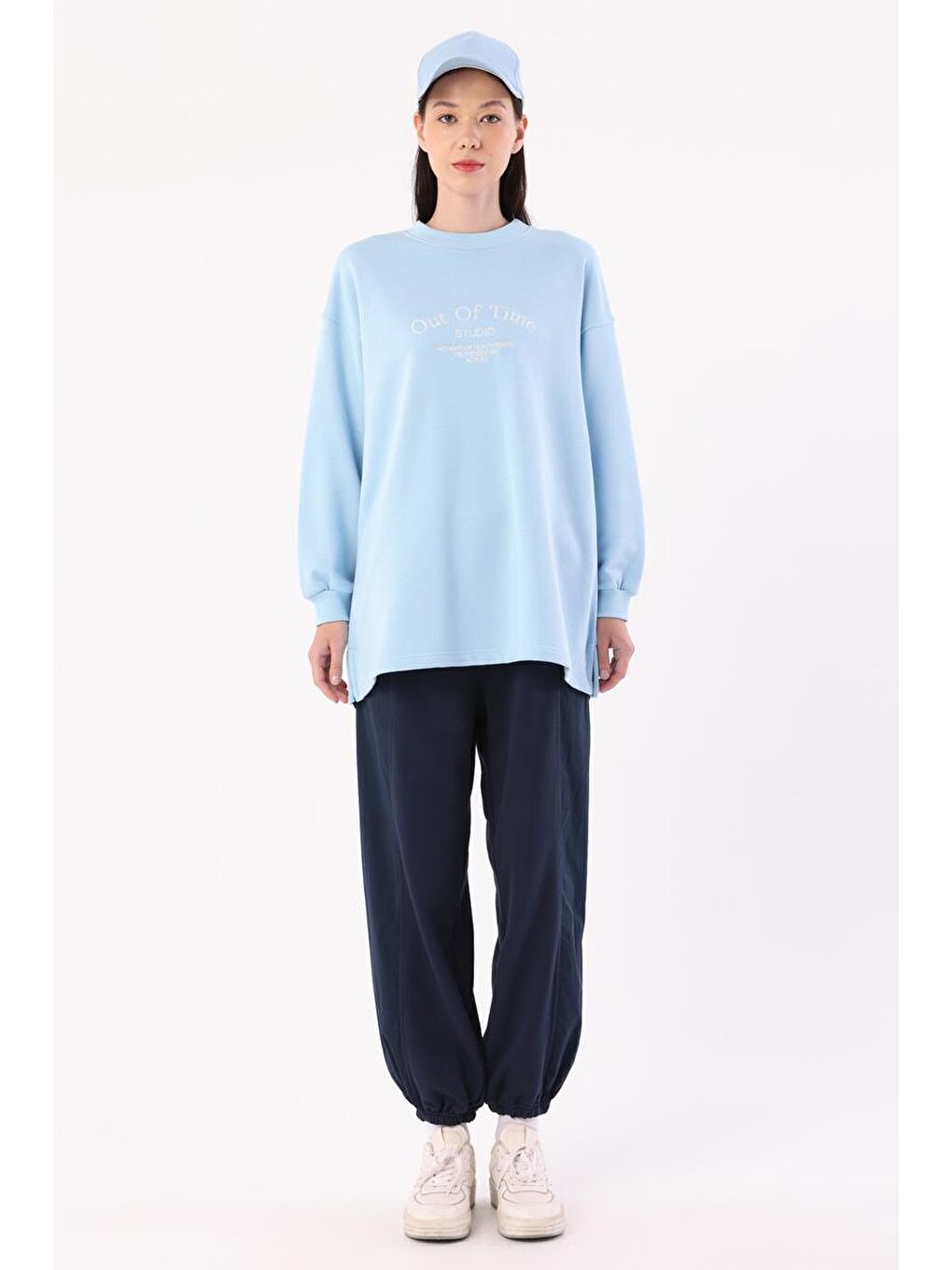 Açık Mavi Oversize Nakışlı Sweatshirt-1