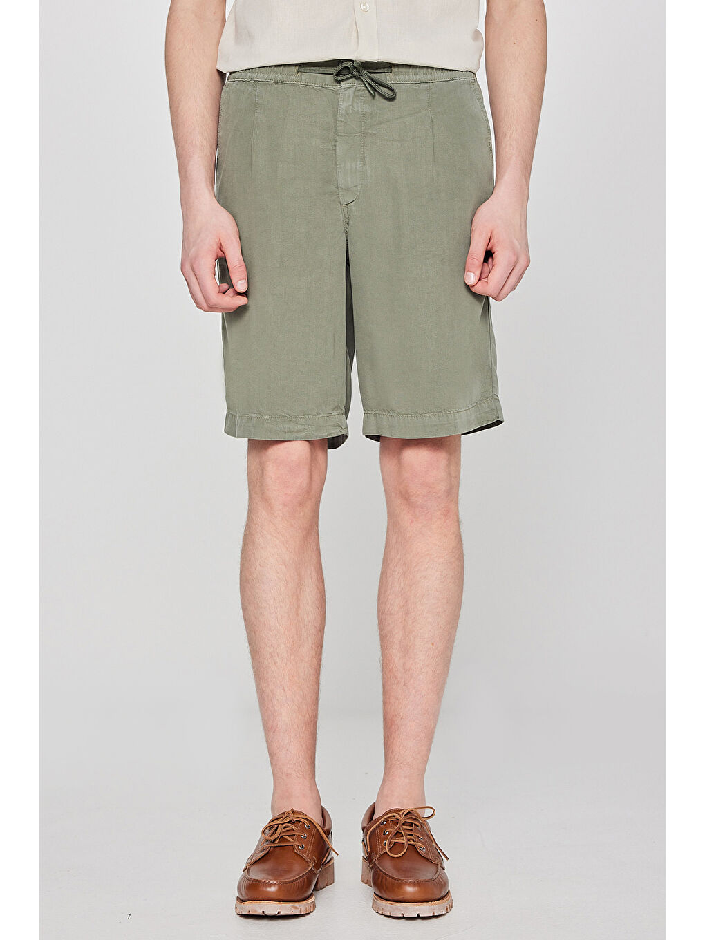Regular Fit Yumuşak Dokulu Haki Şort-2