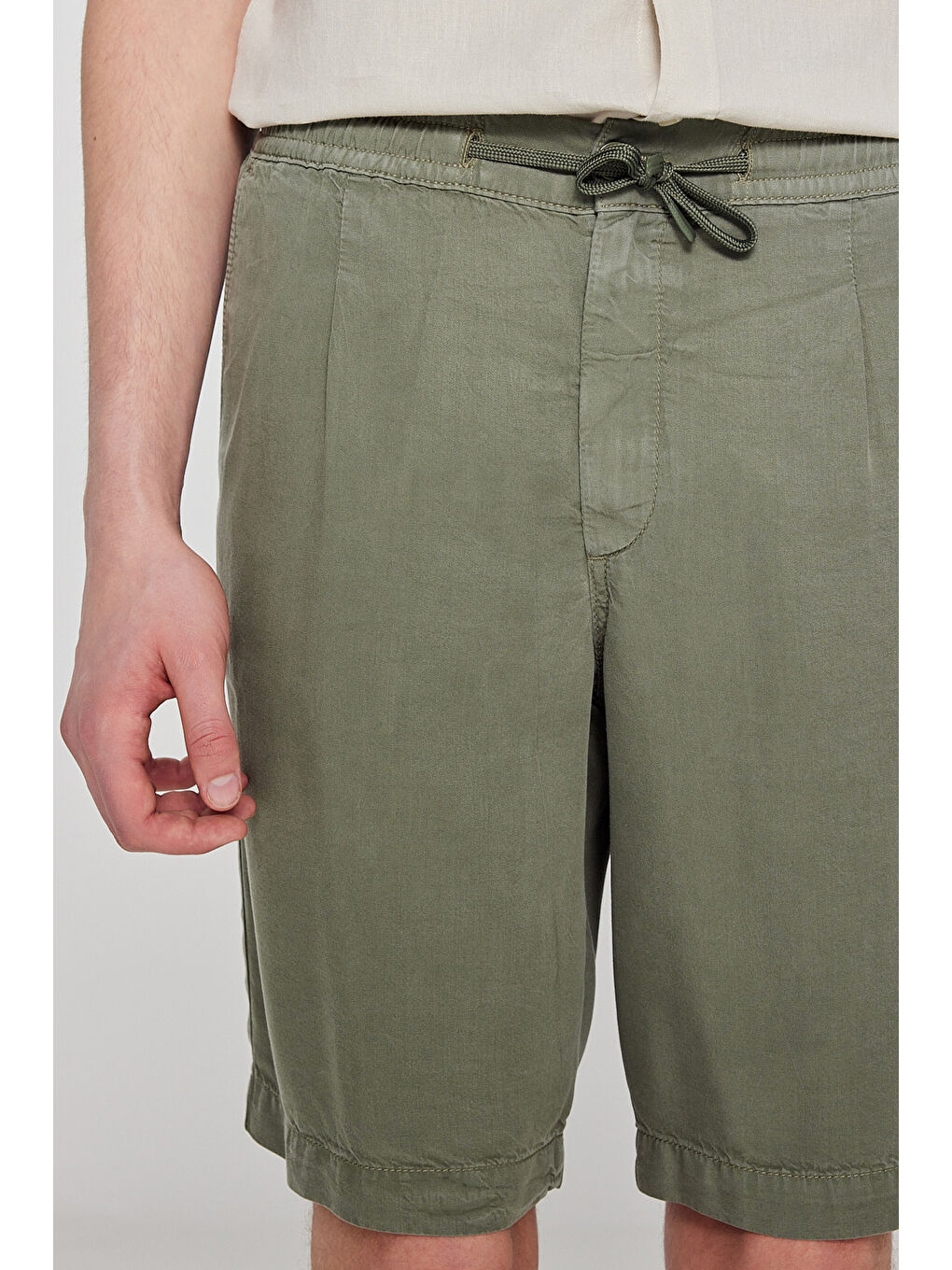 Regular Fit Yumuşak Dokulu Haki Şort-4
