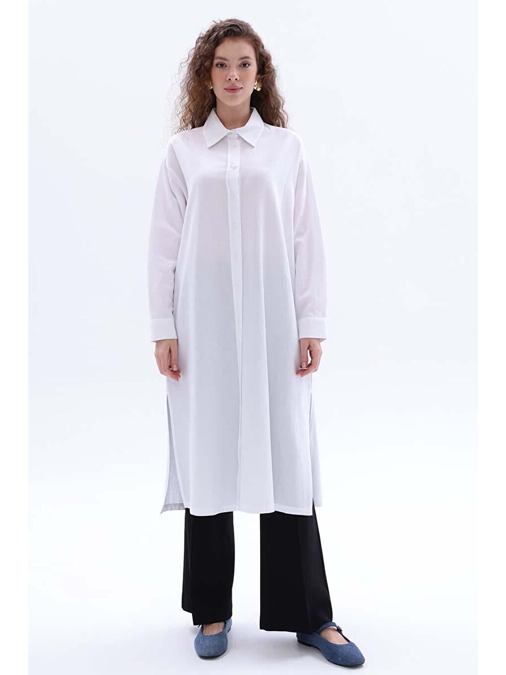 Beyaz Yanları Yırtmaçlı Cepli Keten Gömlek Tunik-1