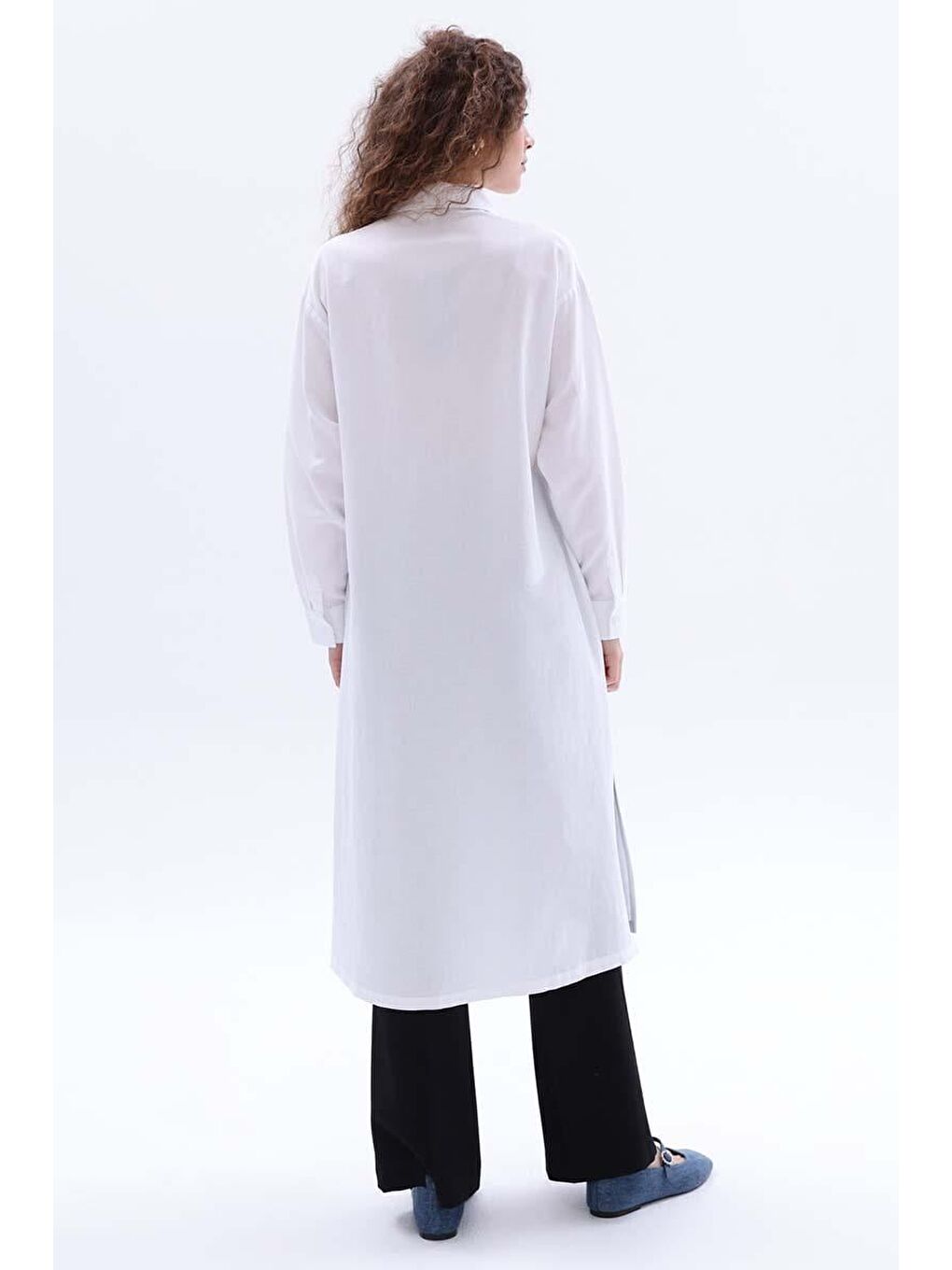 Beyaz Yanları Yırtmaçlı Cepli Keten Gömlek Tunik-3